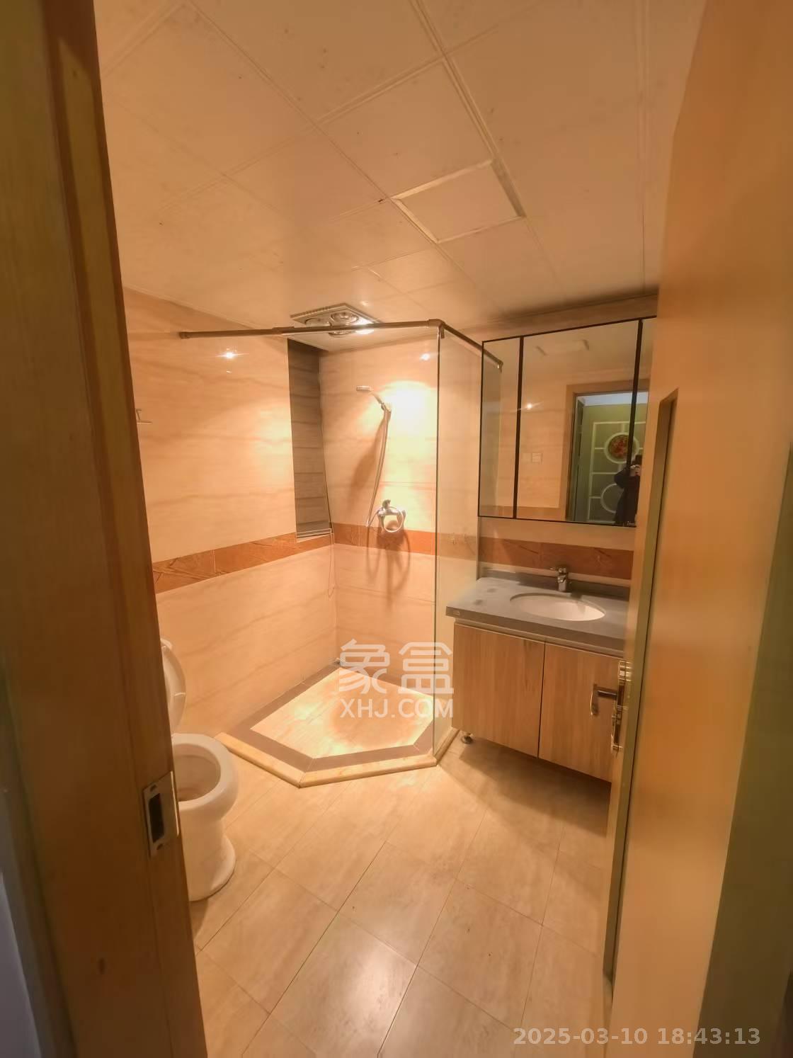 江山帝景哈佛  3室2厅2卫    2300.0元/月 江山帝景哈佛  3室2厅2卫    2300.0元/月室内图