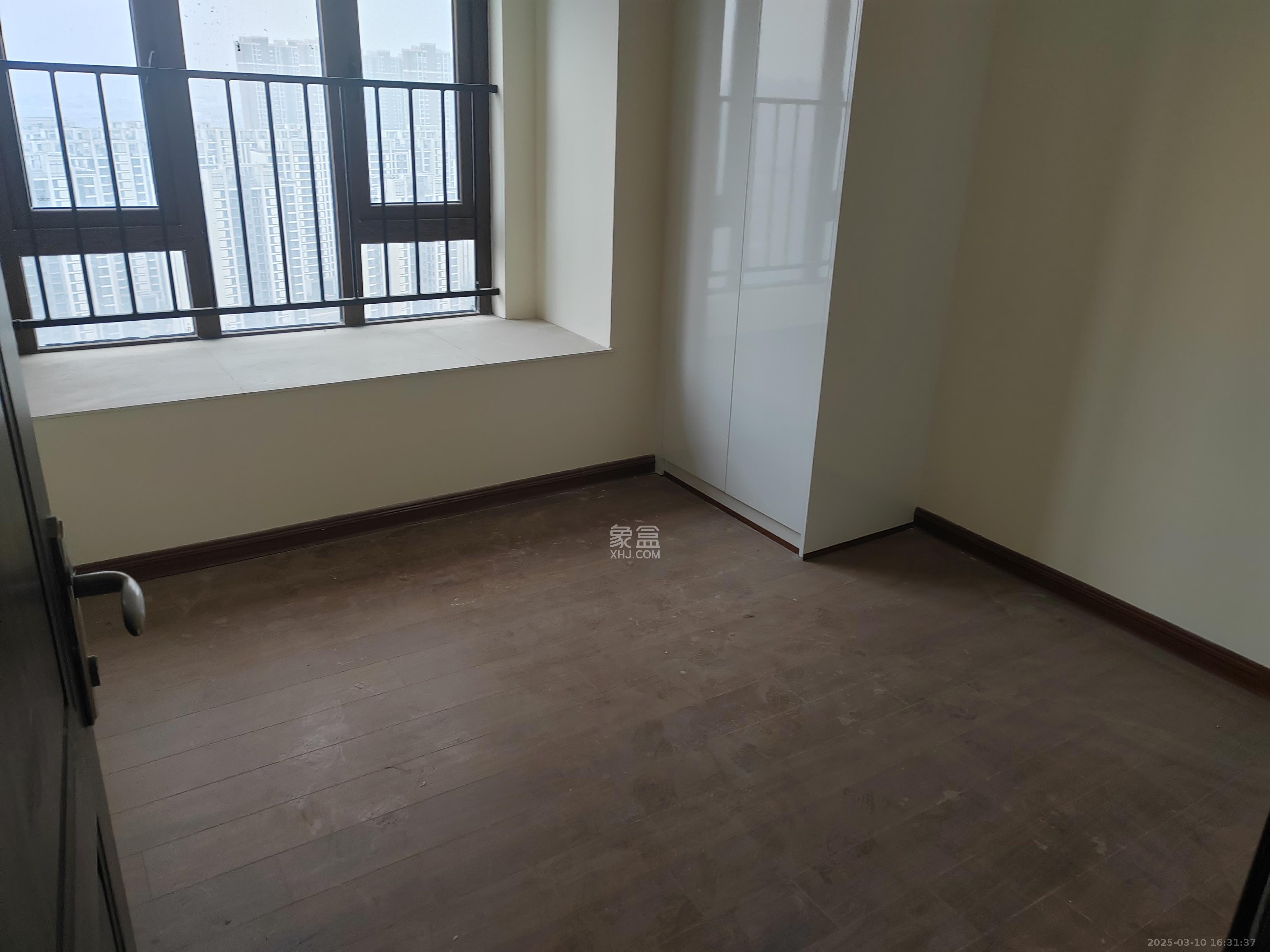 碧桂园翘楚棠  3室2厅2卫   2100.00元/月室内图