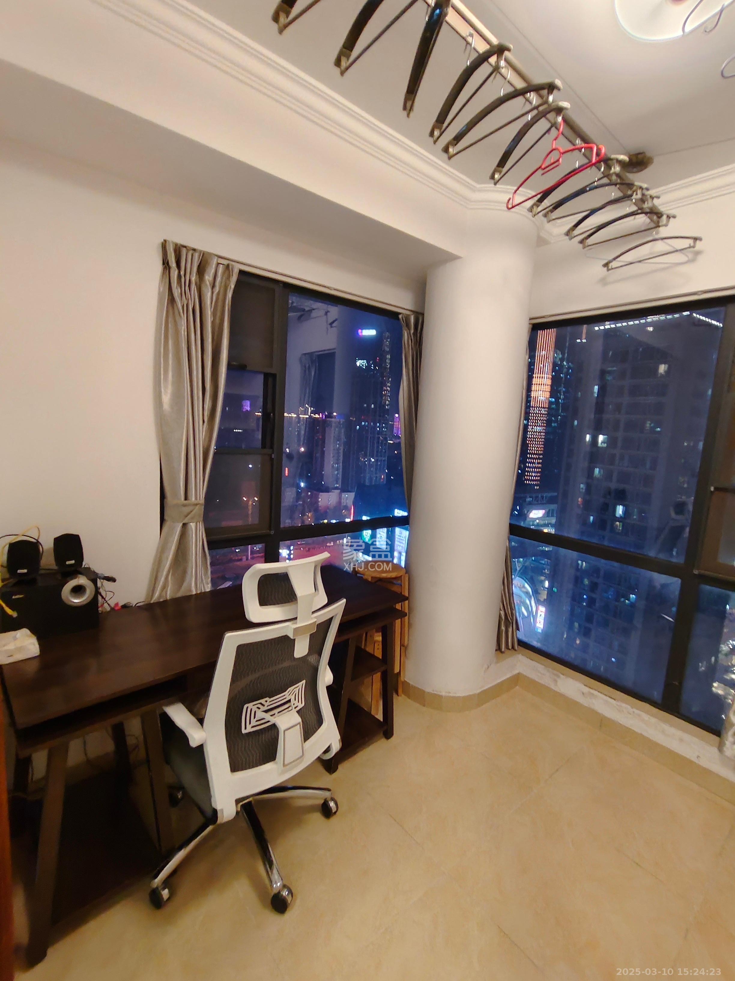 公园9号  2室2厅1卫    3800.0元/月室内图