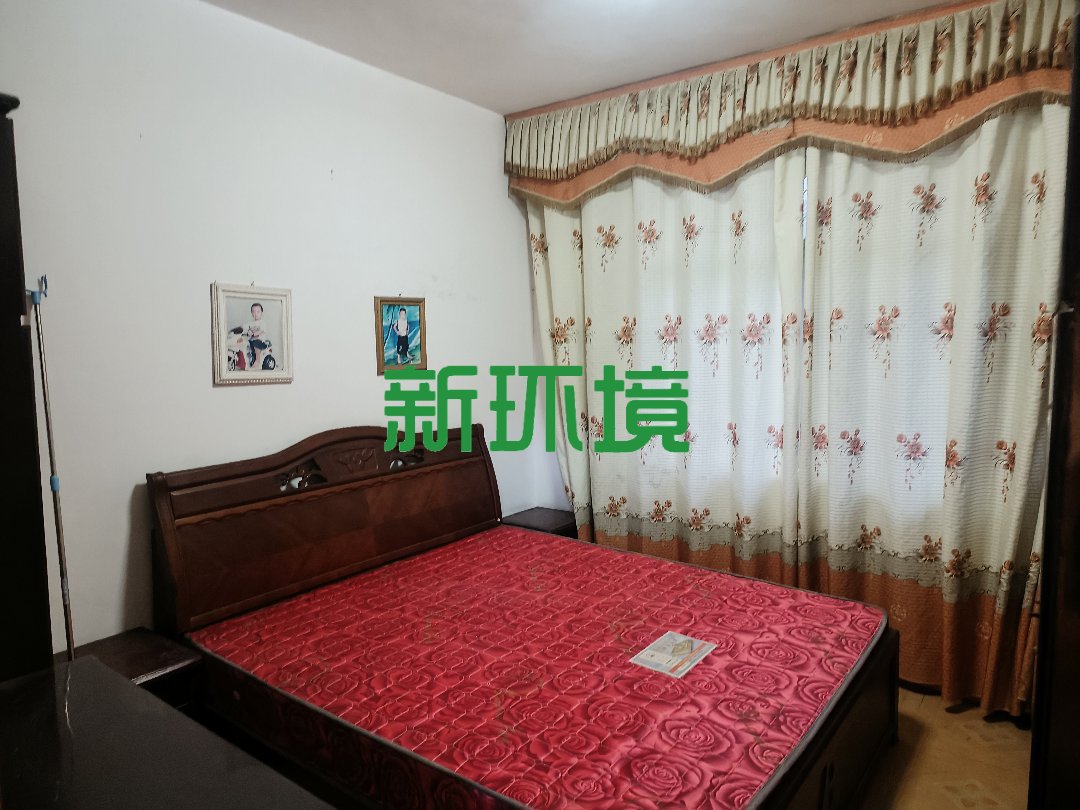 东方家园  3室2厅2卫   48.00万客厅