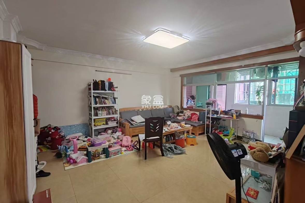 三叶花园 1室0厅0卫 112.0万 三叶花园 1室0厅0卫 112.0万客厅