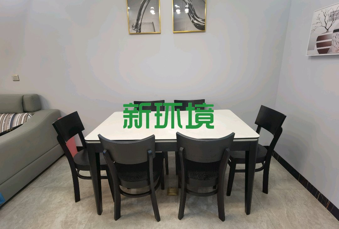 龙城街  4室2厅2卫   87.80万客厅