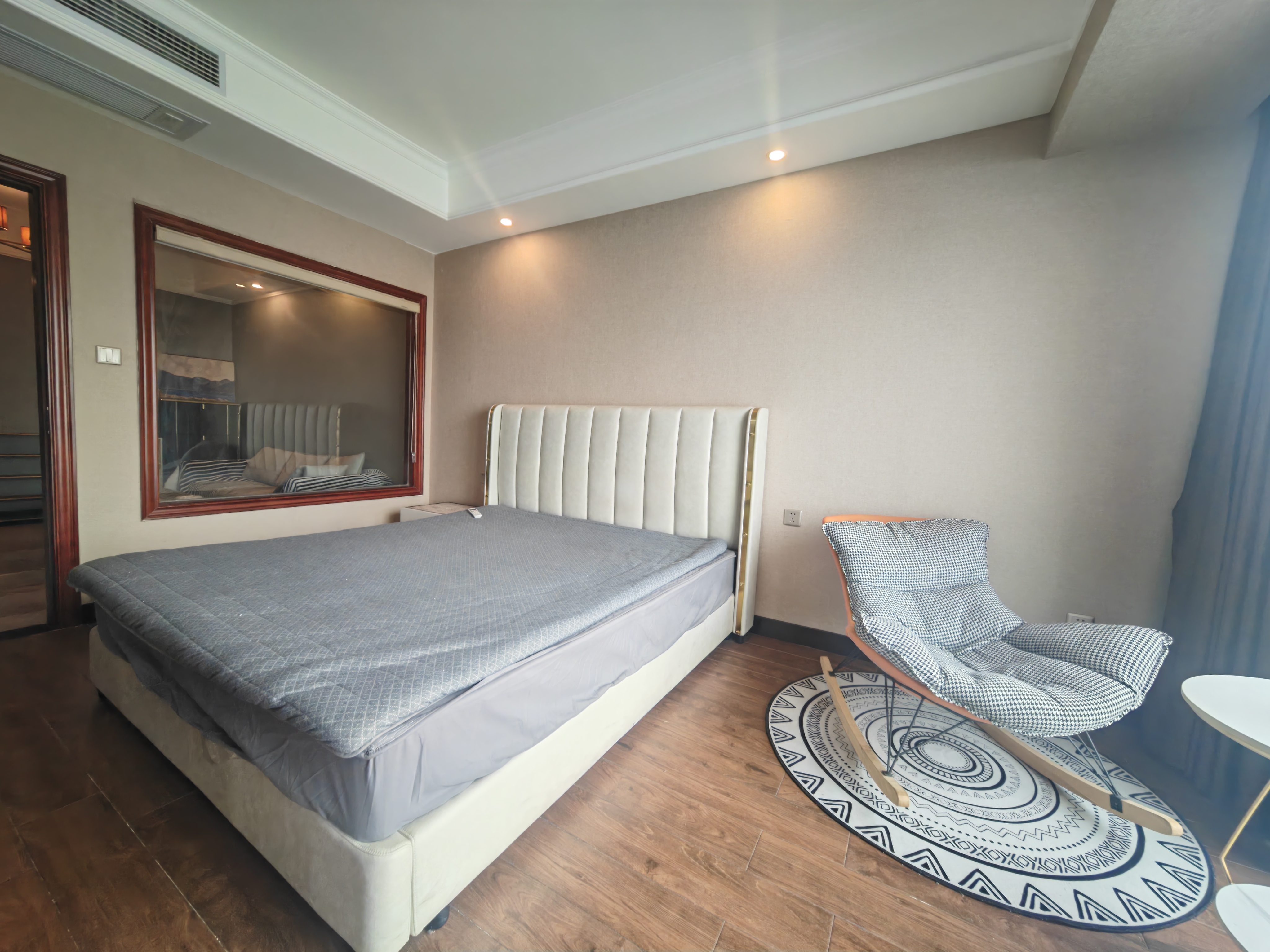 江岸公馆 1室0厅0卫 1600.0元/月 江岸公馆 1室0厅0卫 1600.0元/月室内图