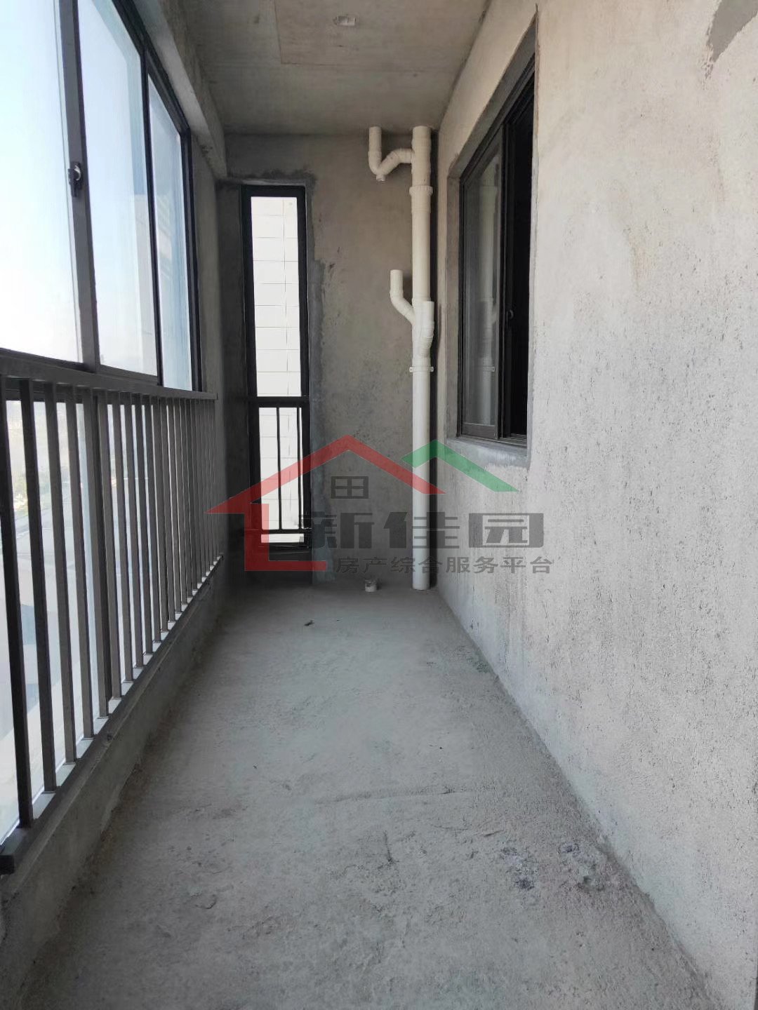 江与城 3室2厅2卫 85.8万 江与城 3室2厅2卫 85.8万客厅