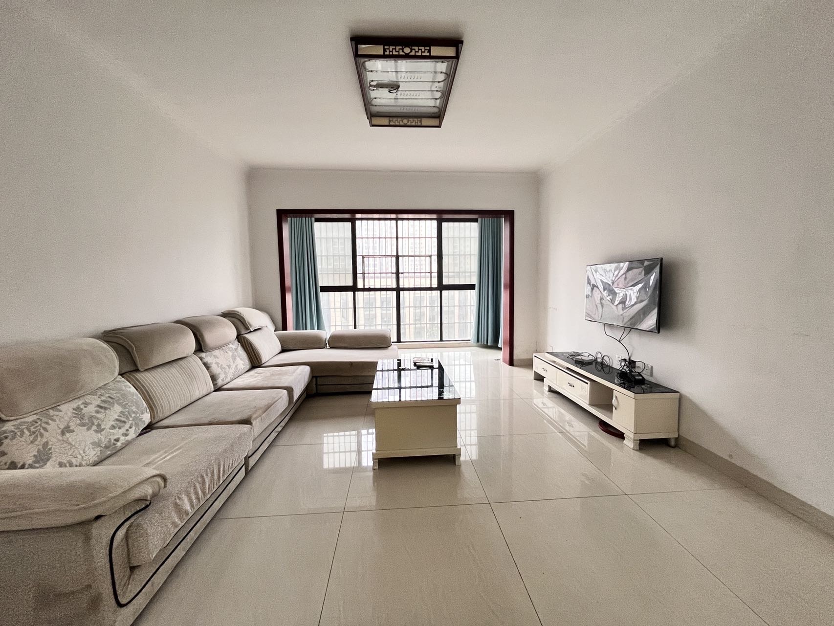 联丰苑 3室2厅2卫 2100.0元/月 联丰苑 3室2厅2卫 2100.0元/月户型图