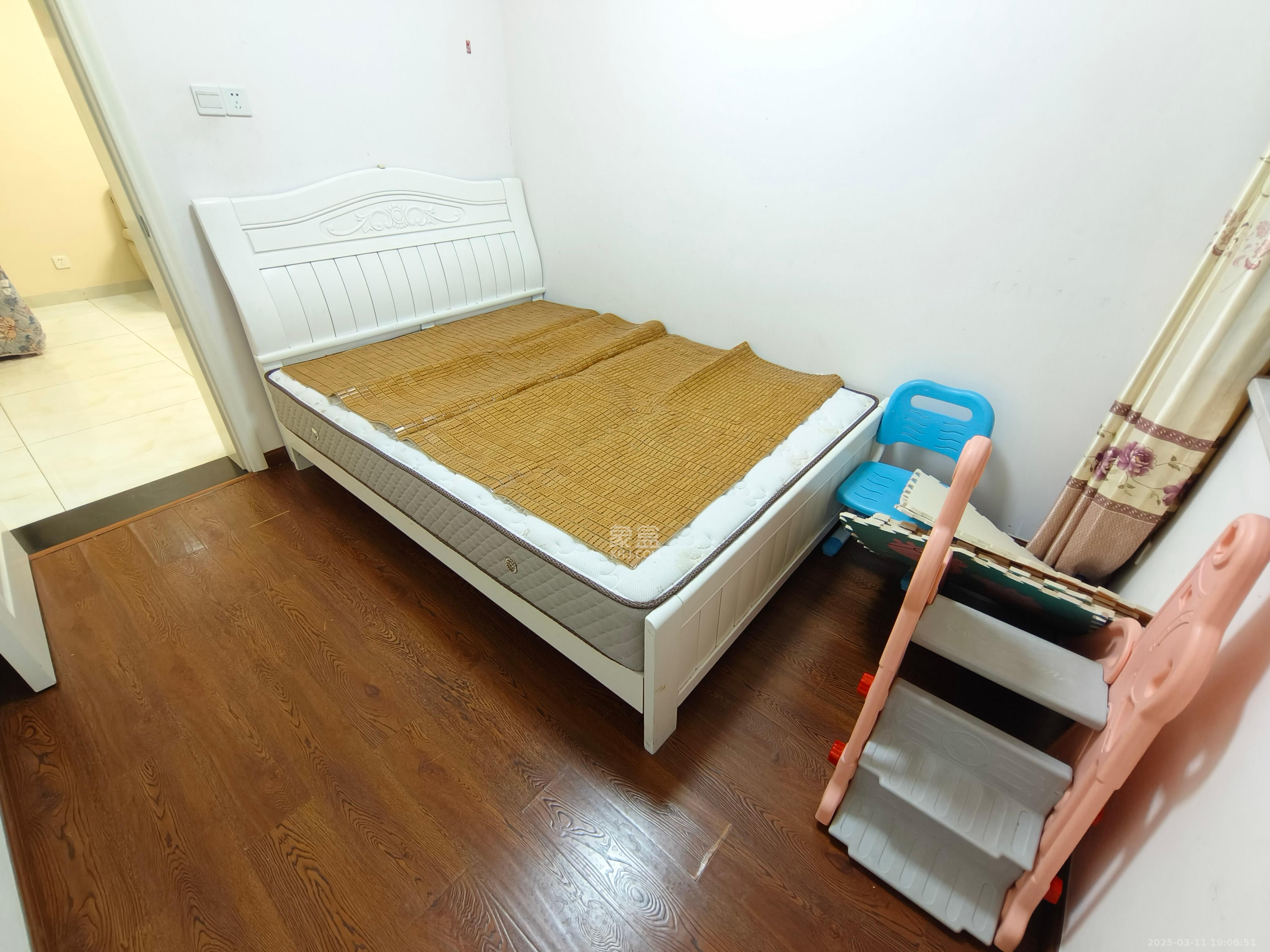 邦盛水岸御园  3室2厅1卫    2000.0元/月 邦盛水岸御园  3室2厅1卫    2000.0元/月室内图