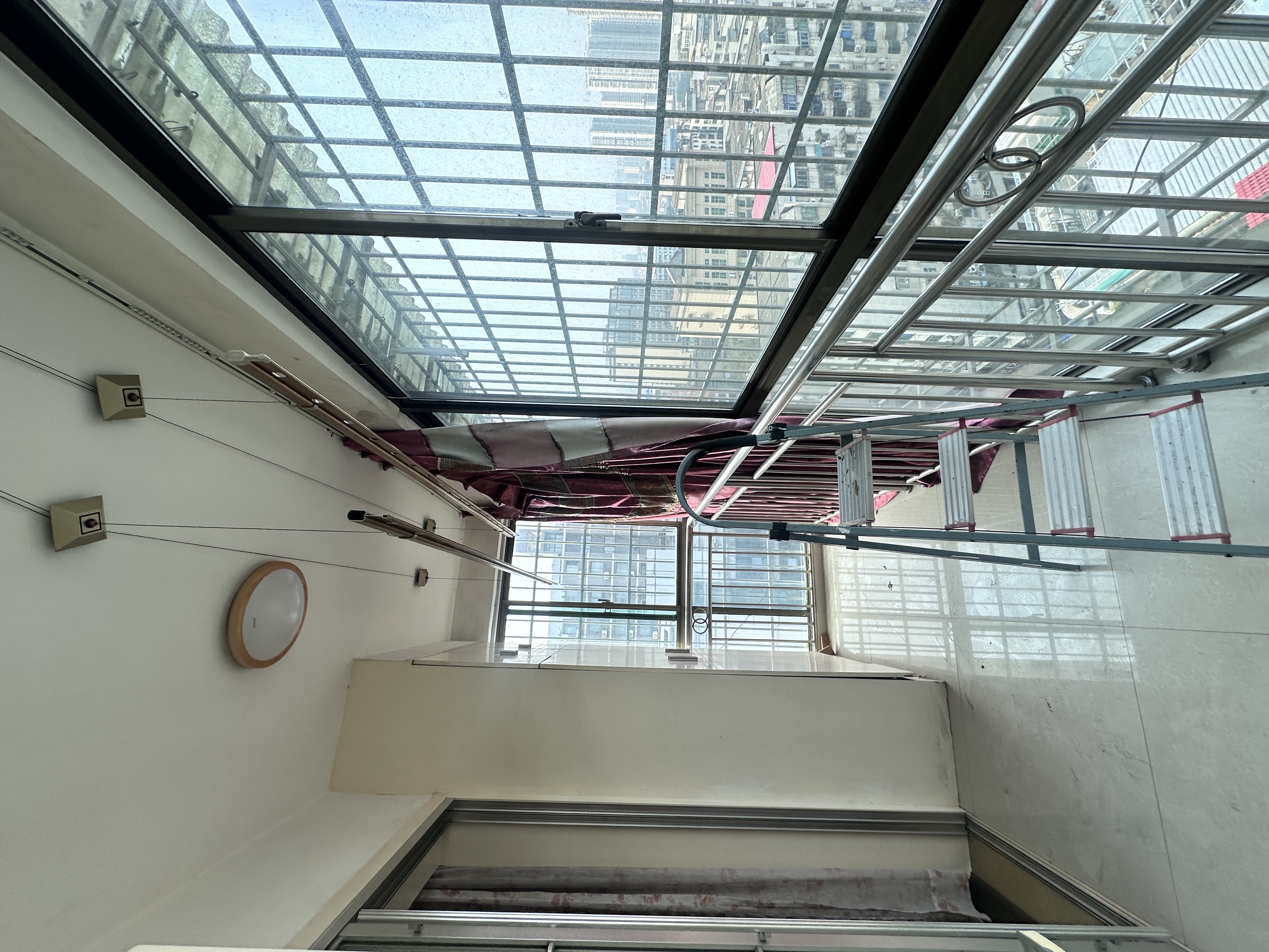 峰景国际 2室2厅1卫 1700.0元/月 峰景国际 2室2厅1卫 1700.0元/月室内图