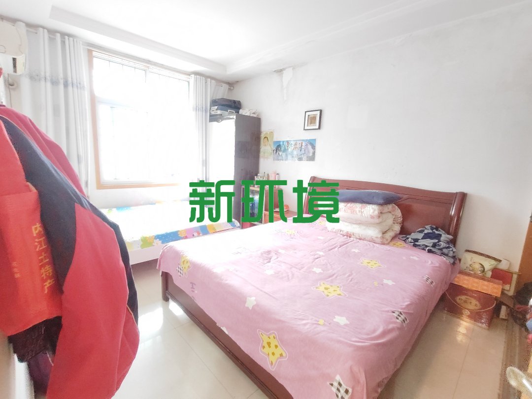 永通小区  3室2厅2卫   56.00万客厅