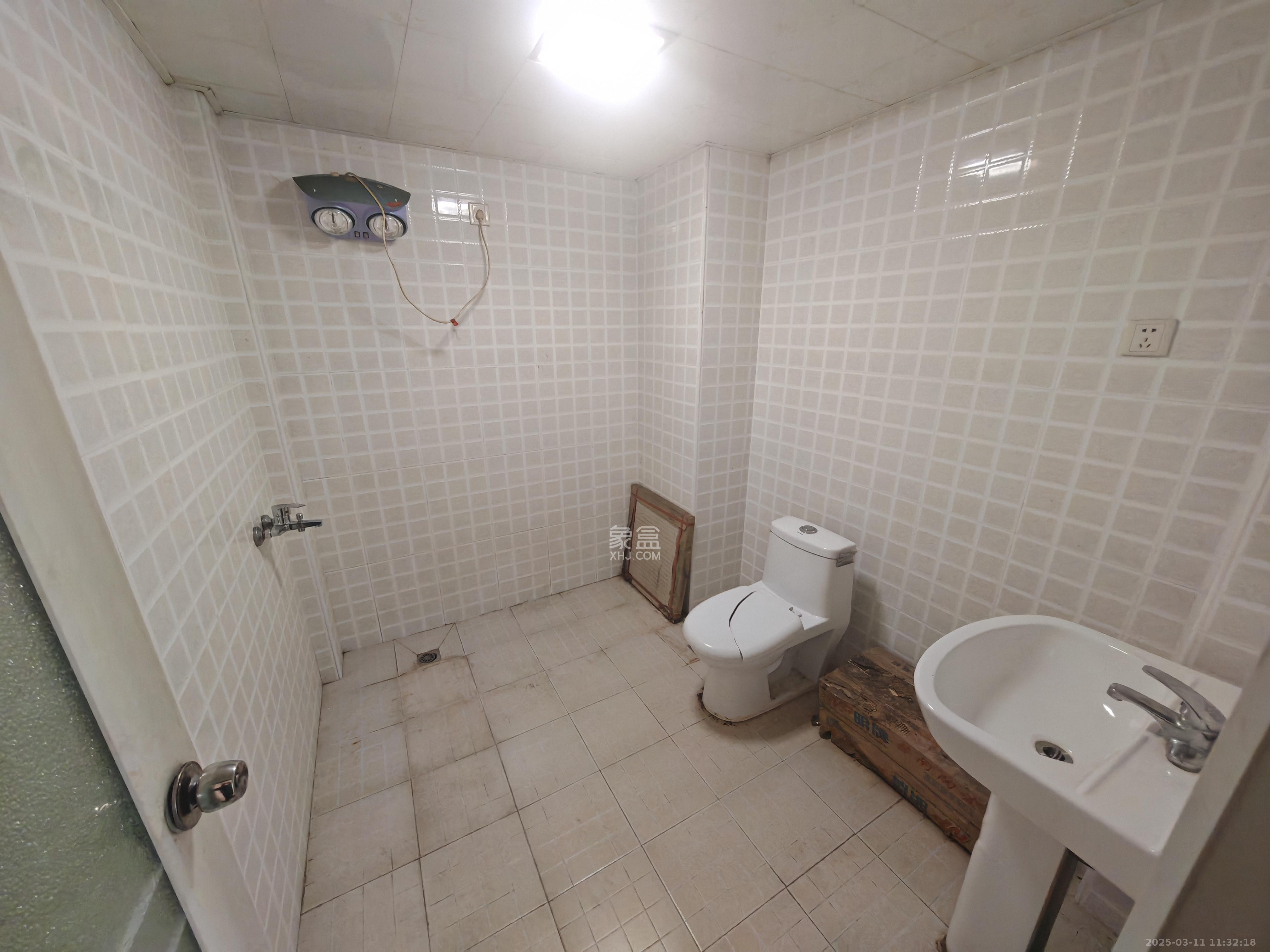 盛湘家园 3室2厅1卫 2200.0元/月 盛湘家园 3室2厅1卫 2200.0元/月室内图