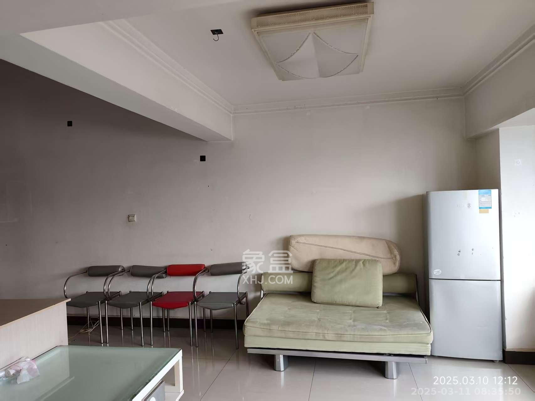 南国嘉苑  2室2厅2卫    1500.0元/月 南国嘉苑  2室2厅2卫    1500.0元/月