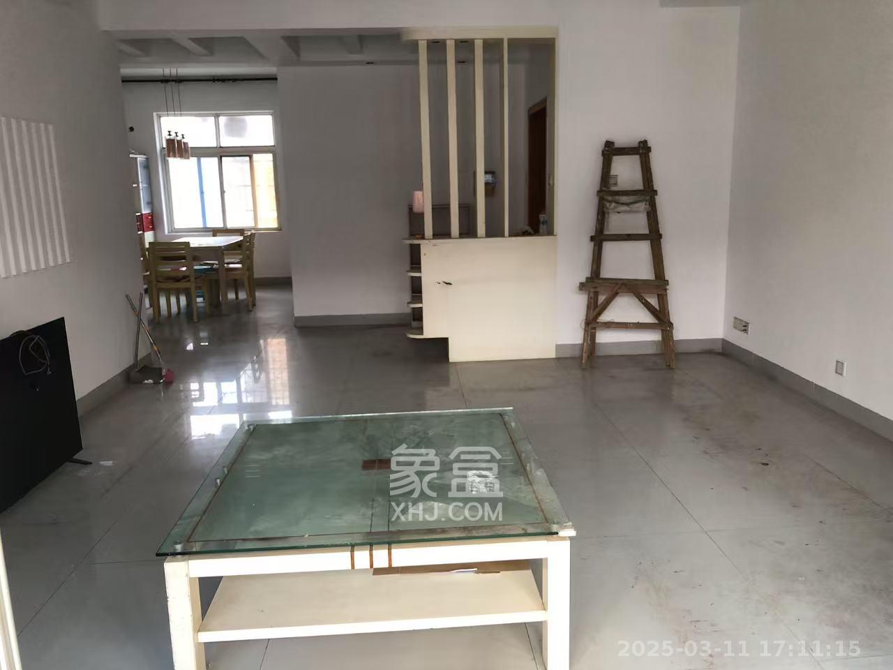 圆梦家园  3室2厅2卫   1600.00元/月室内图