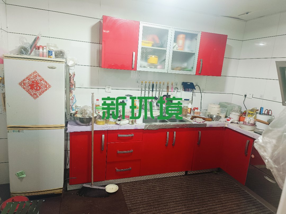 宏力大厦（宏历商业广场）  4室2厅2卫   110.00万客厅