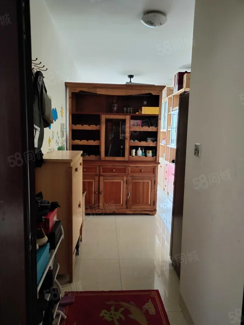 绿谷康都 4室2厅2卫 205.0万 绿谷康都 4室2厅2卫 205.0万客厅