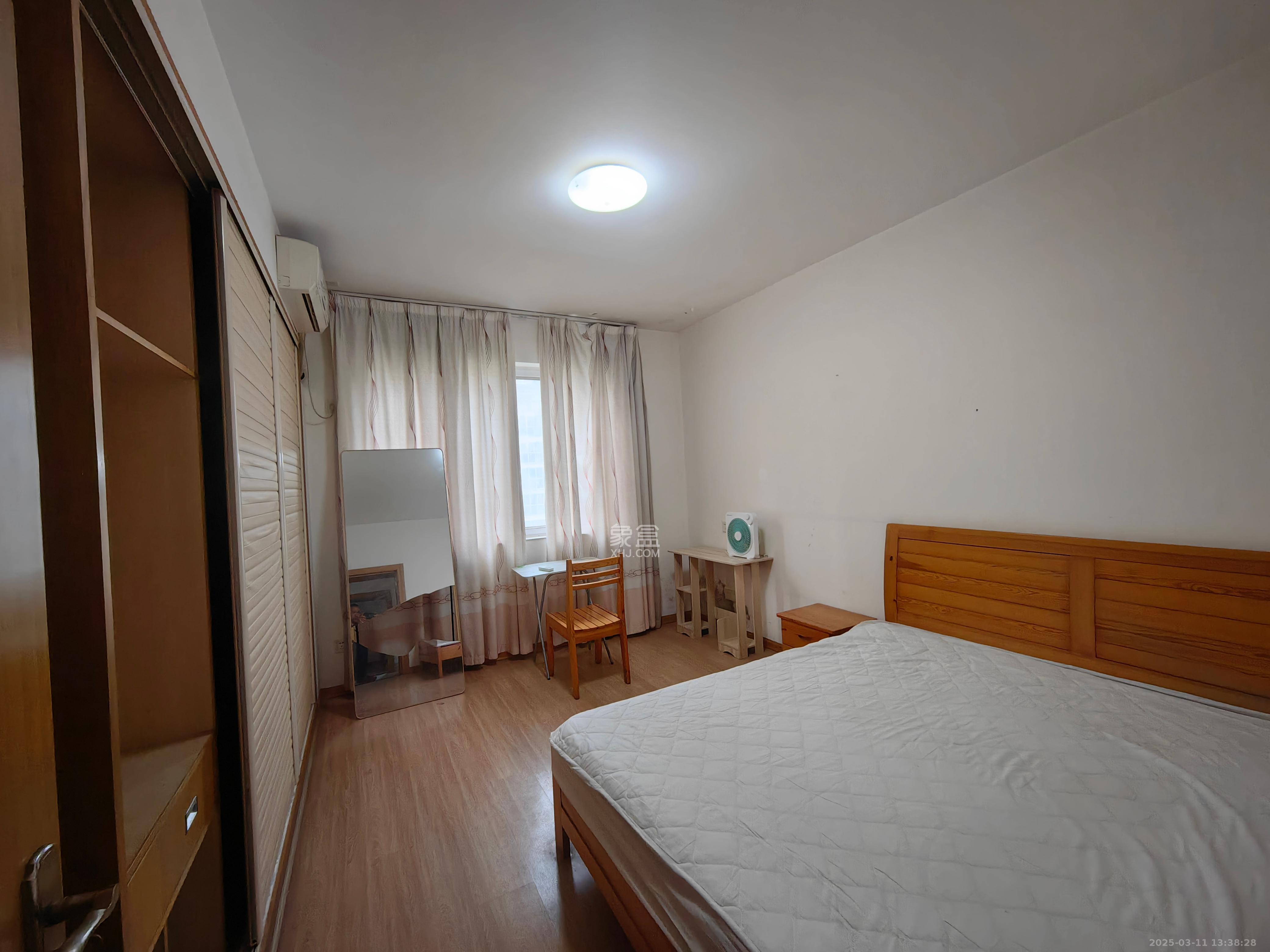 华银南苑 3室2厅2卫 2100.0元/月 华银南苑 3室2厅2卫 2100.0元/月室内图