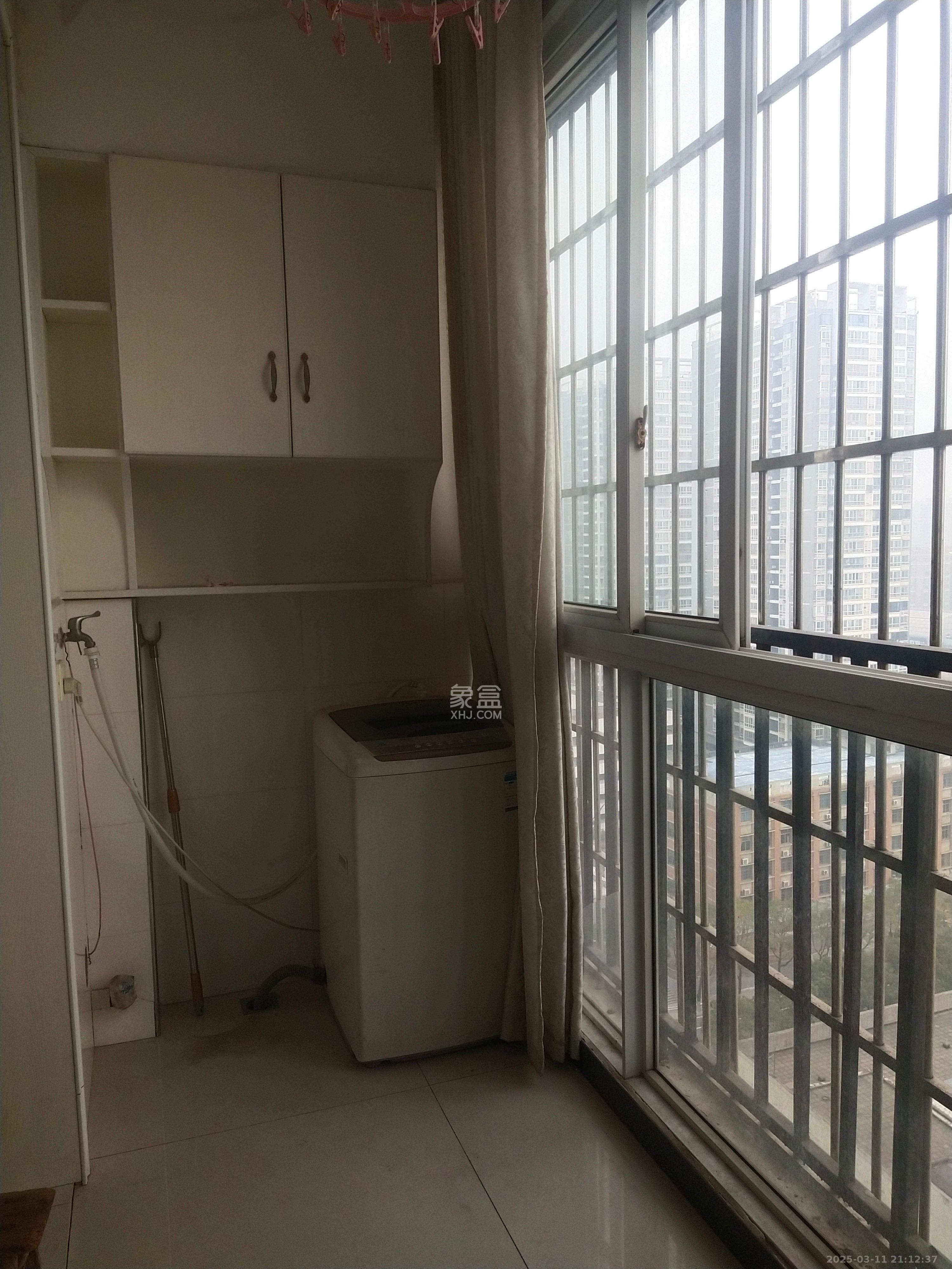 开源鑫景  3室2厅2卫   2100.00元/月室内图