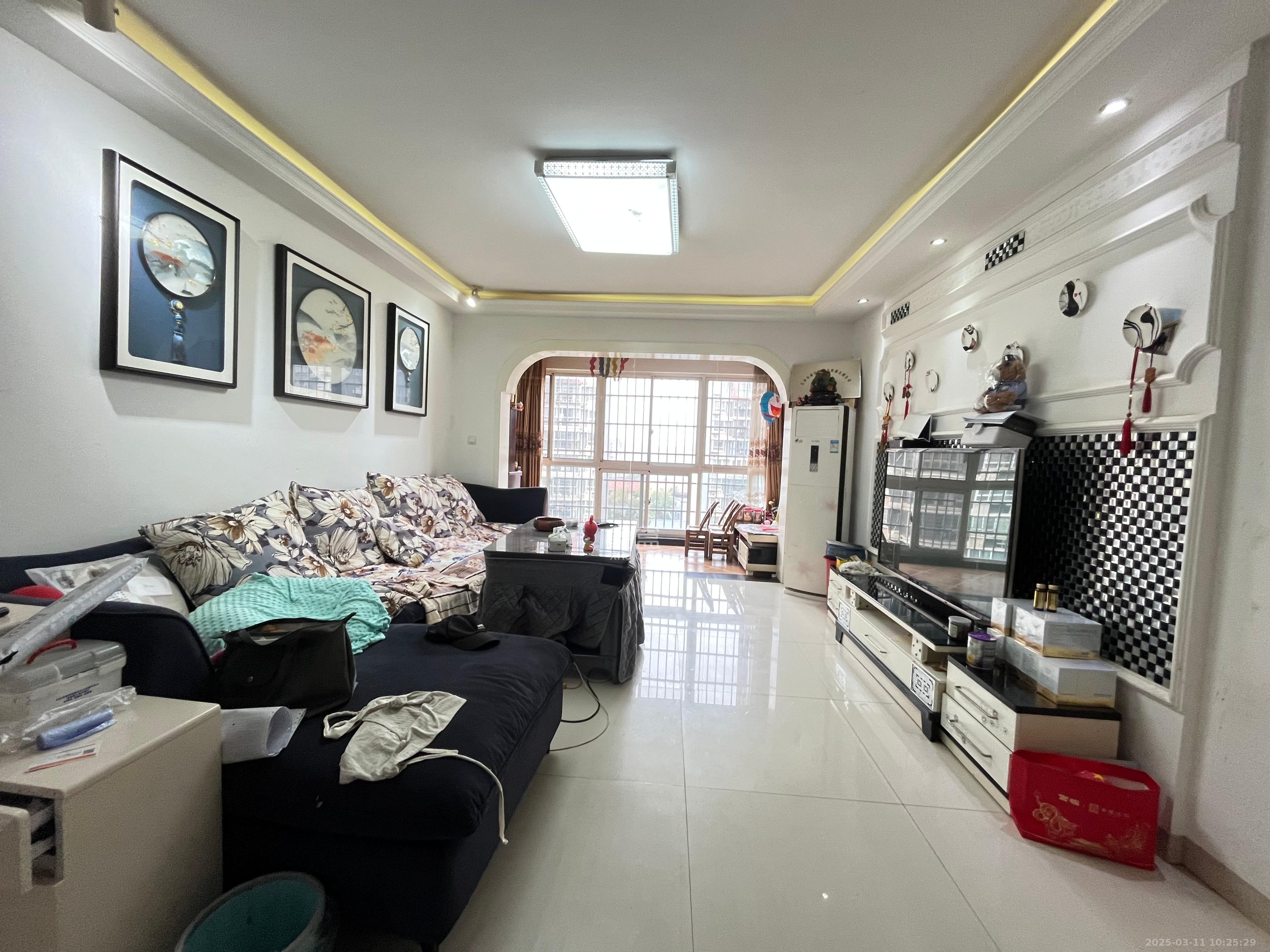 中悦领秀金都 3室2厅2卫 1700.0元/月 中悦领秀金都 3室2厅2卫 1700.0元/月室内图