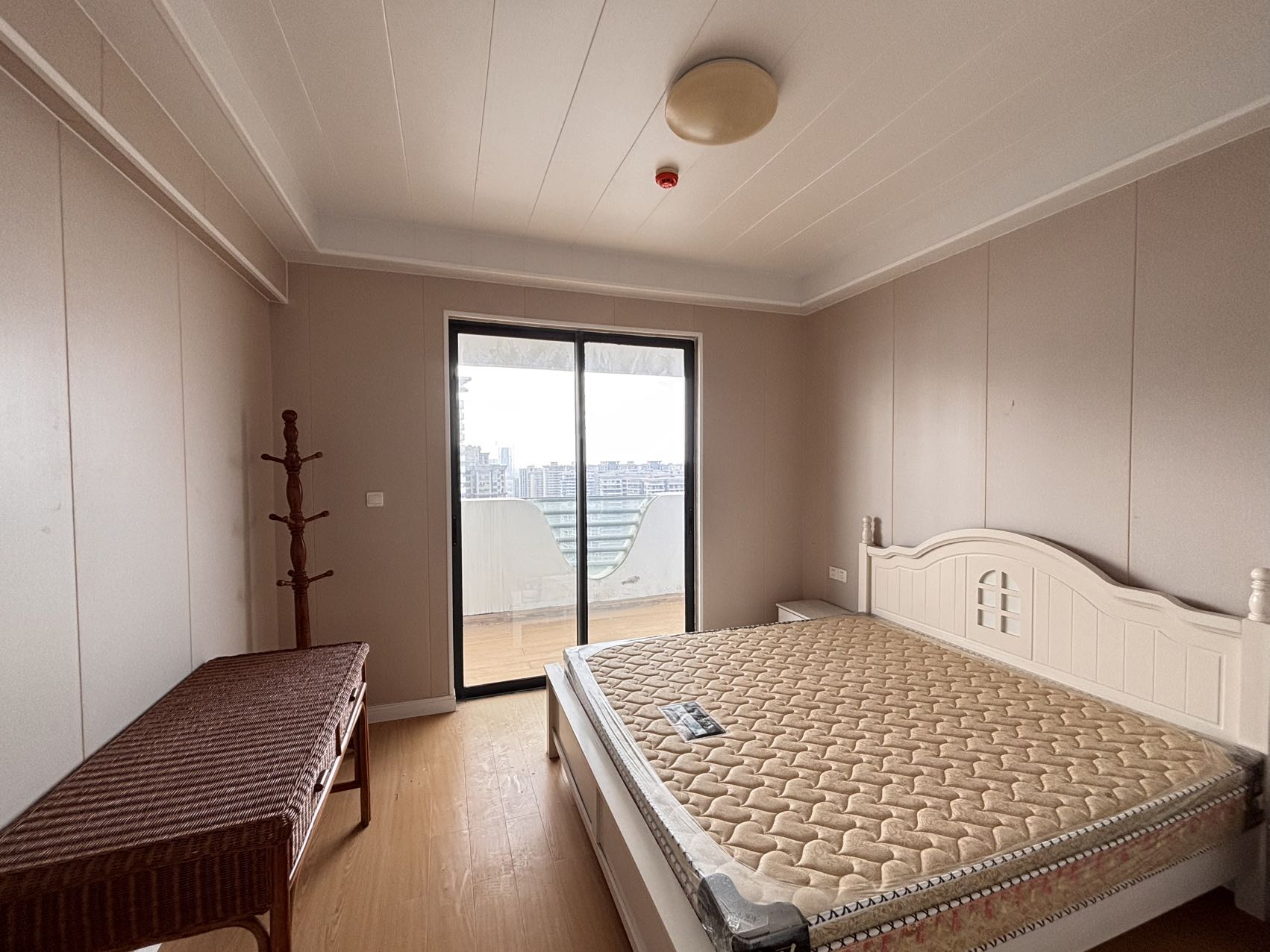 远大购物广场  2室2厅1卫    107.0万 远大购物广场  2室2厅1卫    107.0万室内图