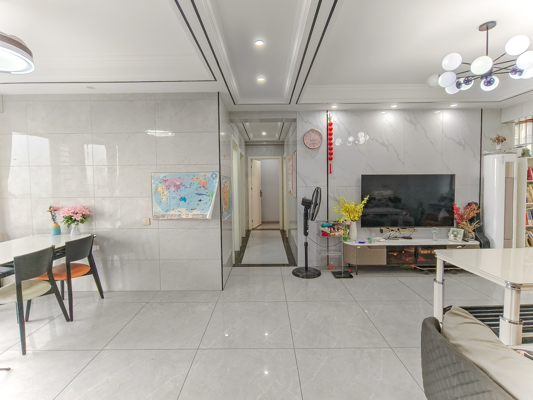 保利香槟国际  4室2厅2卫    108.0万 保利香槟国际  4室2厅2卫    108.0万客厅