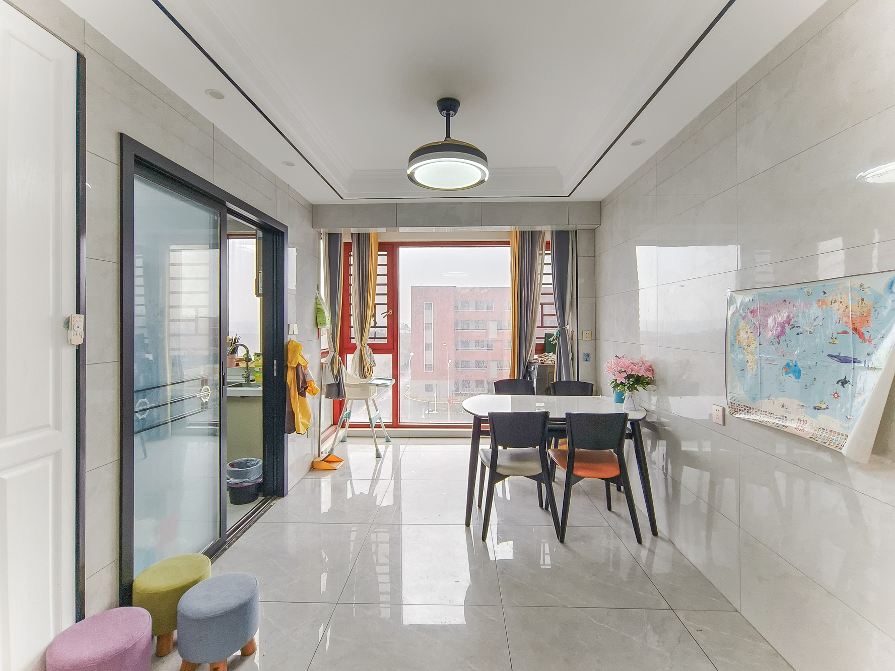 保利香槟国际  4室2厅2卫    108.0万 保利香槟国际  4室2厅2卫    108.0万客厅