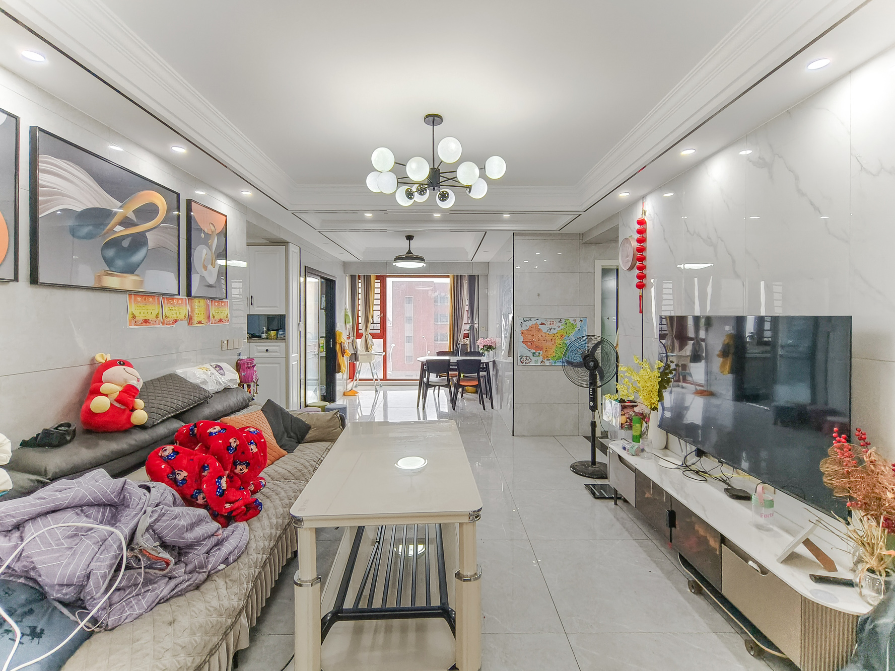 保利香槟国际  4室2厅2卫    108.0万 保利香槟国际  4室2厅2卫    108.0万客厅