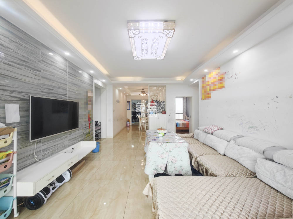 新盛珑璟台  4室2厅2卫    110.0万