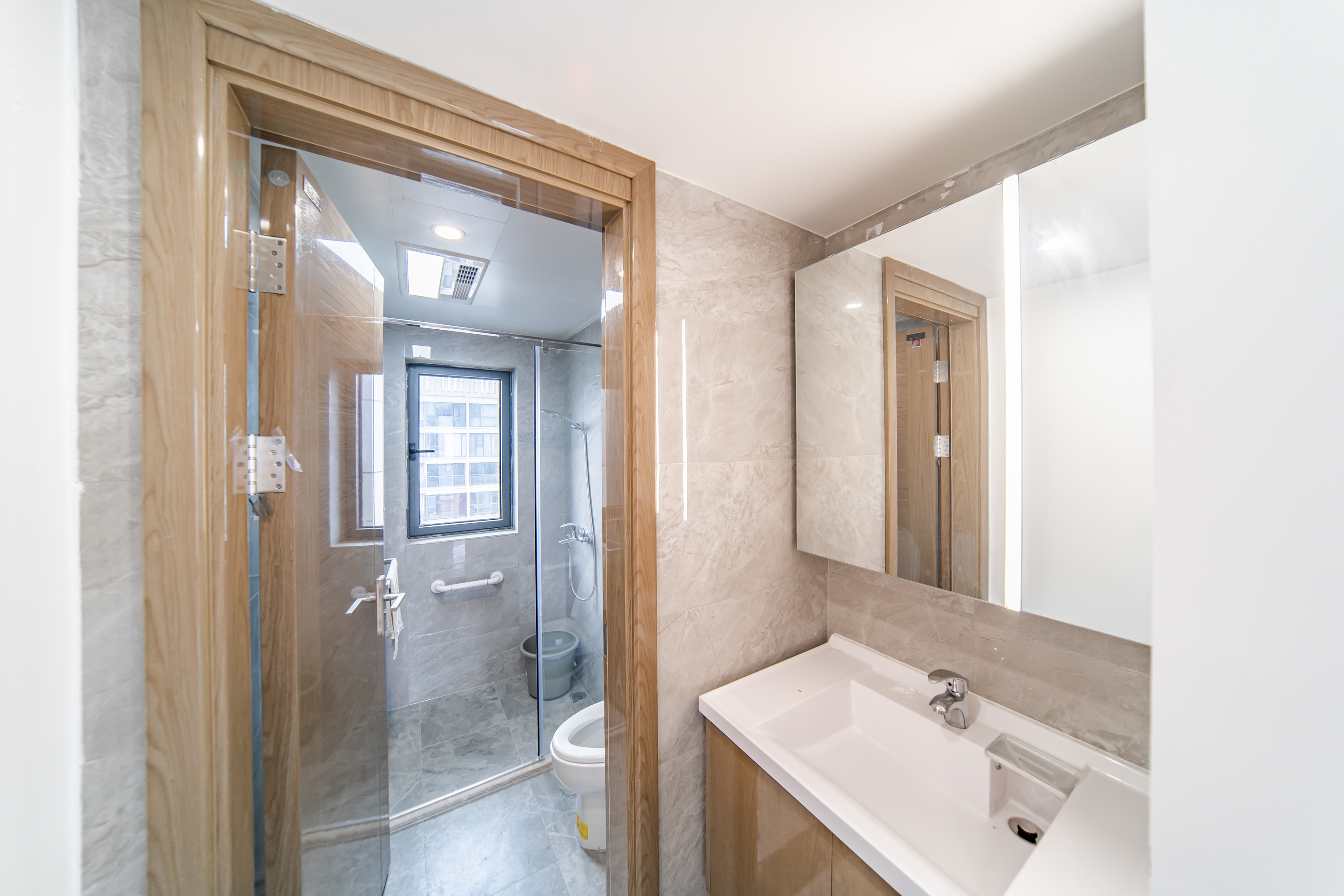 保利天汇 4室2厅2卫 171.0万 保利天汇 4室2厅2卫 171.0万卫生间