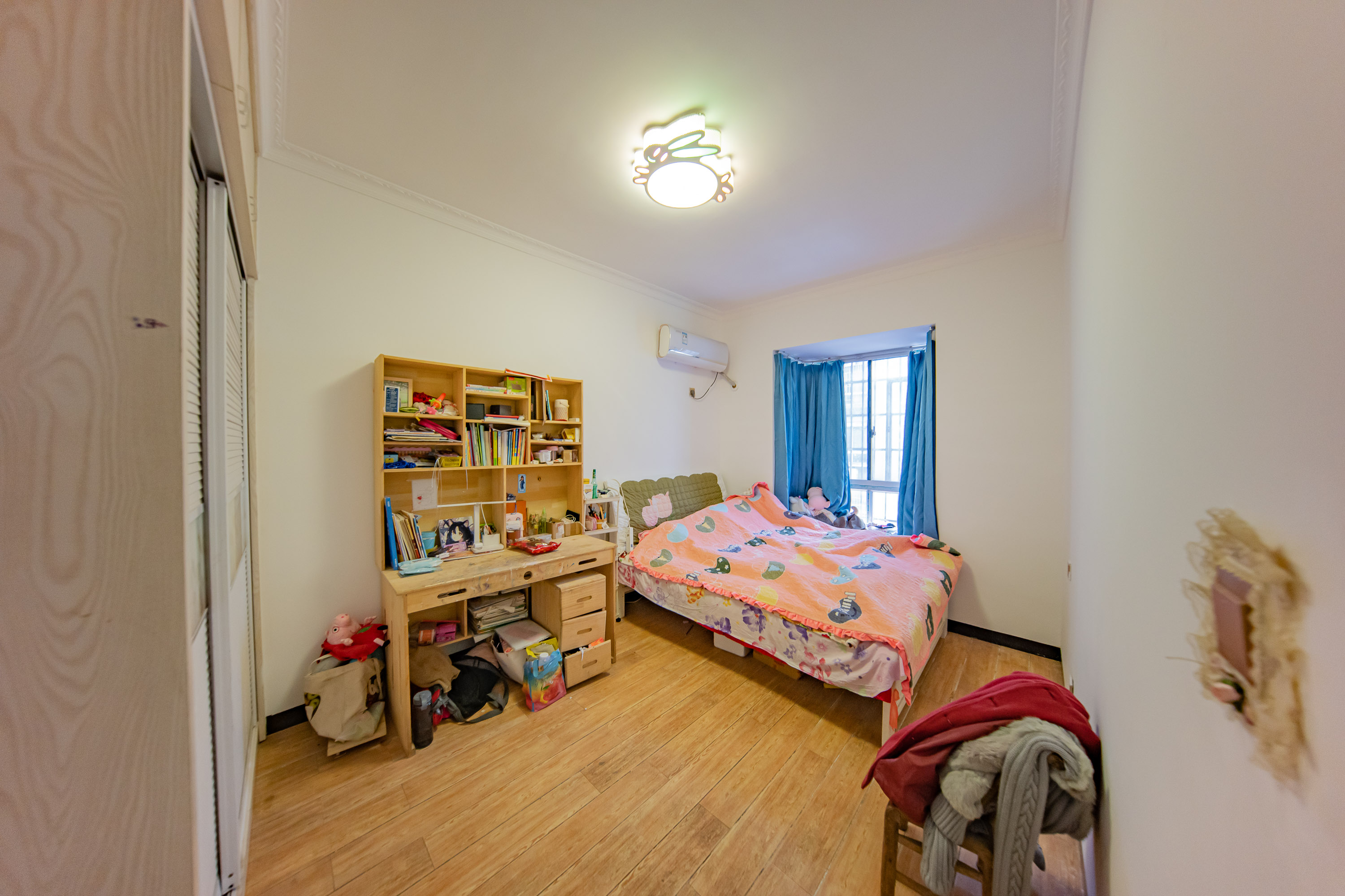 锑都家园 3室2厅2卫 68.0万 锑都家园 3室2厅2卫 68.0万卧室