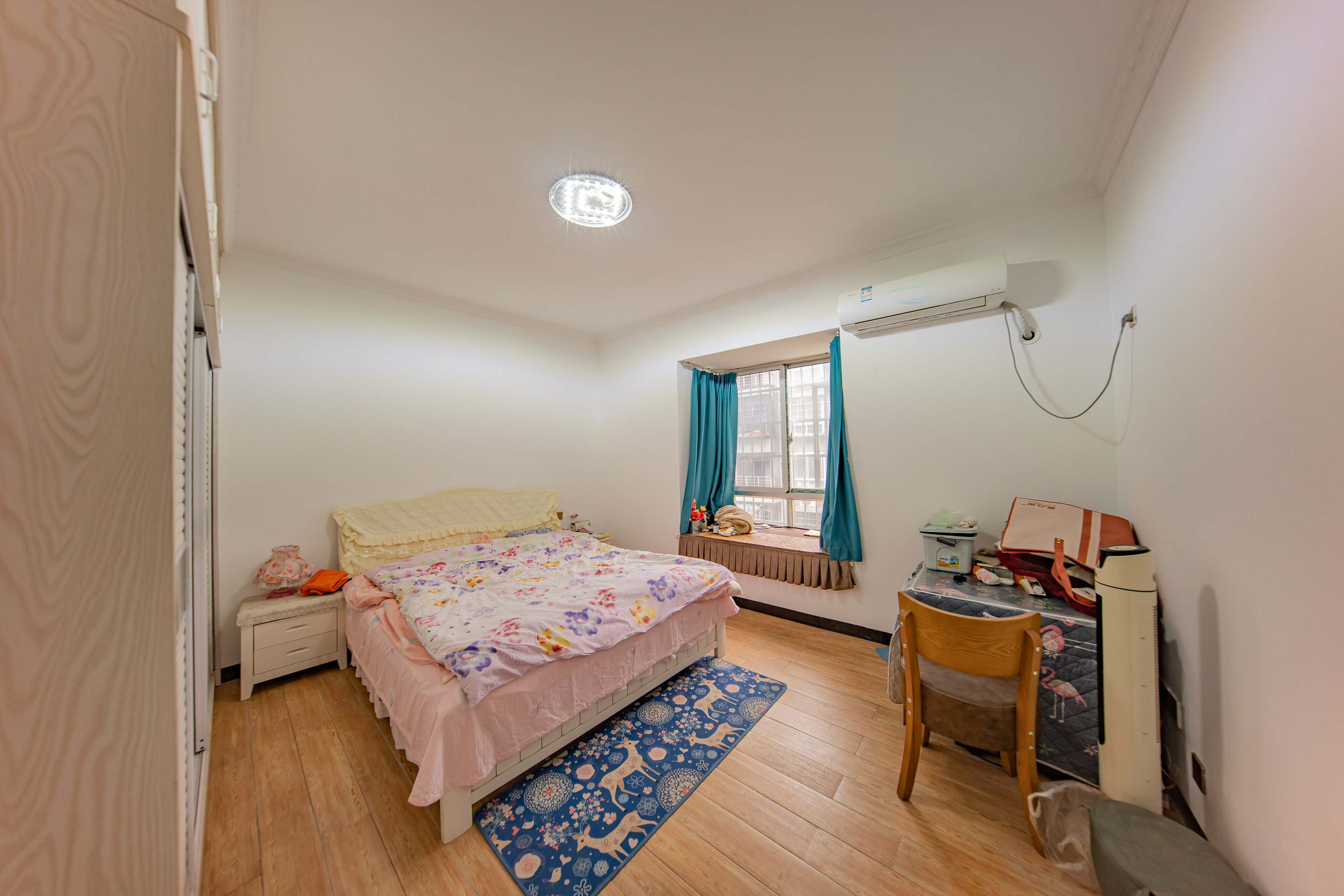 锑都家园 3室2厅2卫 68.0万 锑都家园 3室2厅2卫 68.0万卧室