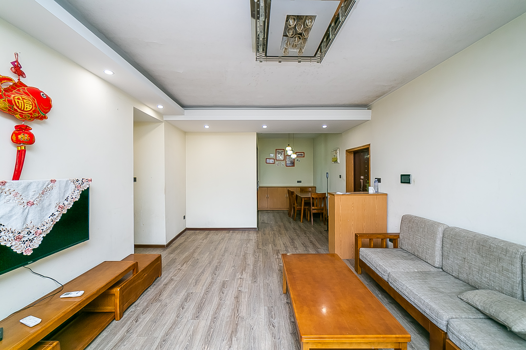 建发汇金国际  3室2厅1卫   150.00万客厅