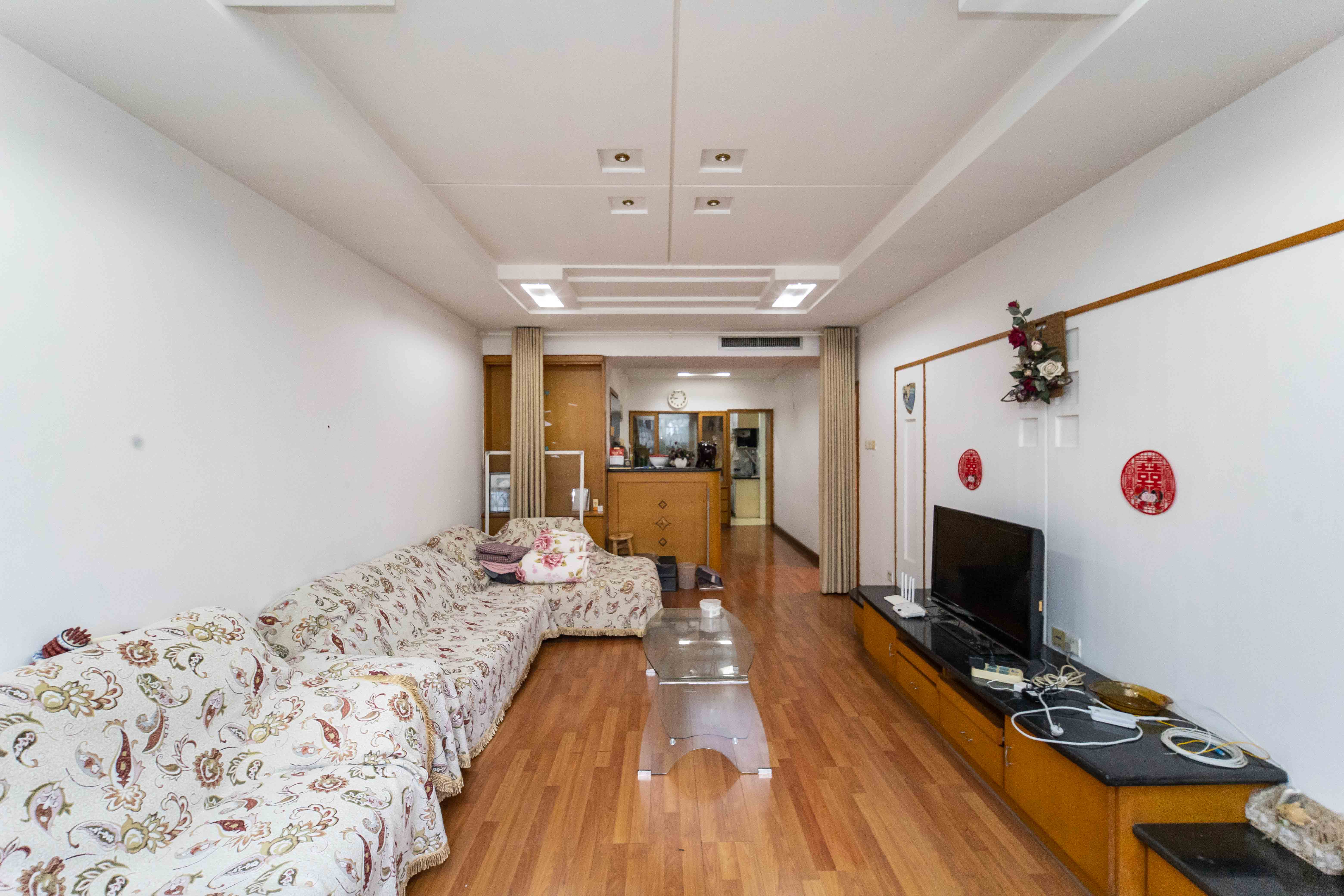 高速公路管理局宿舍 3室2厅2卫 68.8万 高速公路管理局宿舍 3室2厅2卫 68.8万客厅