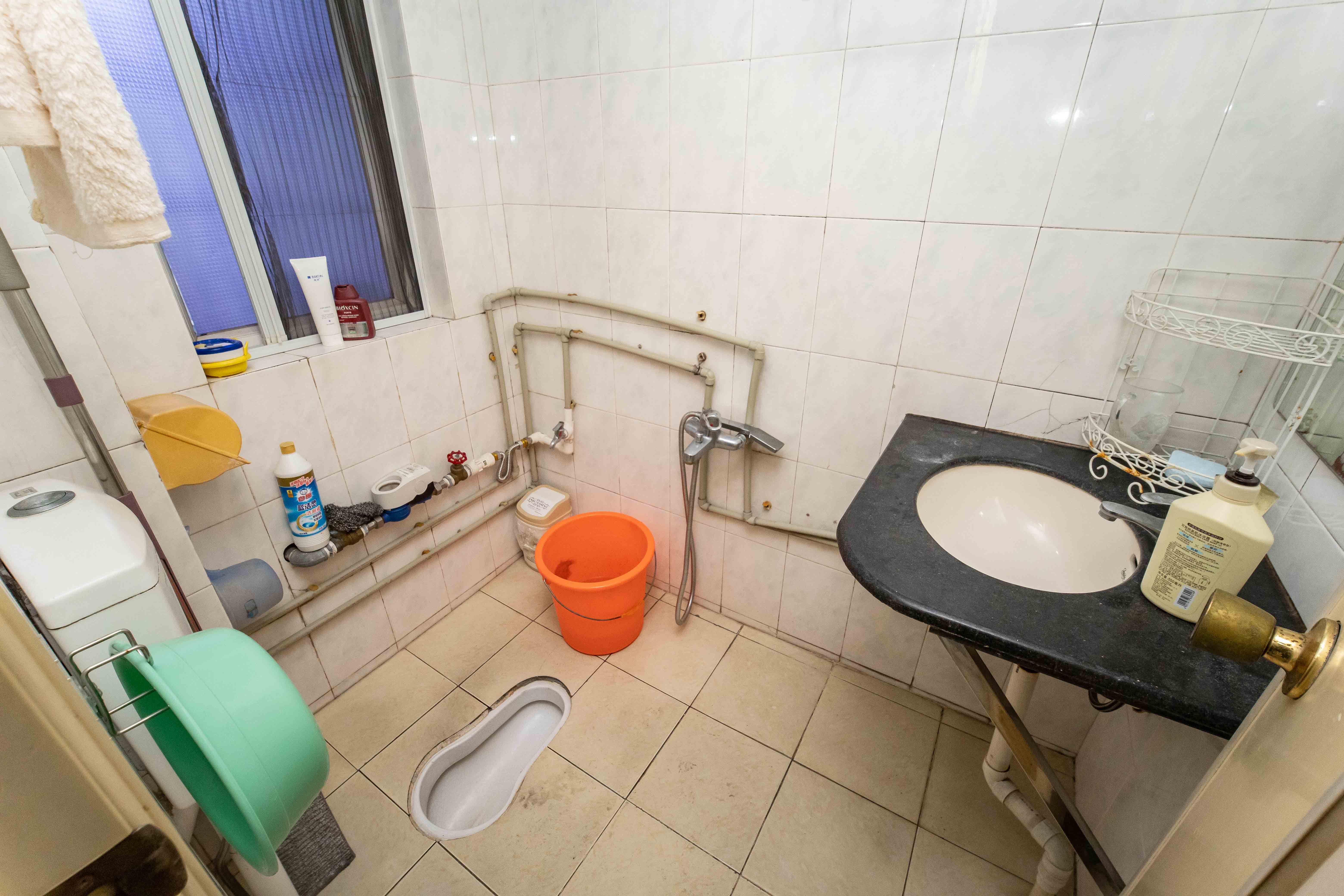 高速公路管理局宿舍 3室2厅2卫 68.8万 高速公路管理局宿舍 3室2厅2卫 68.8万卫生间