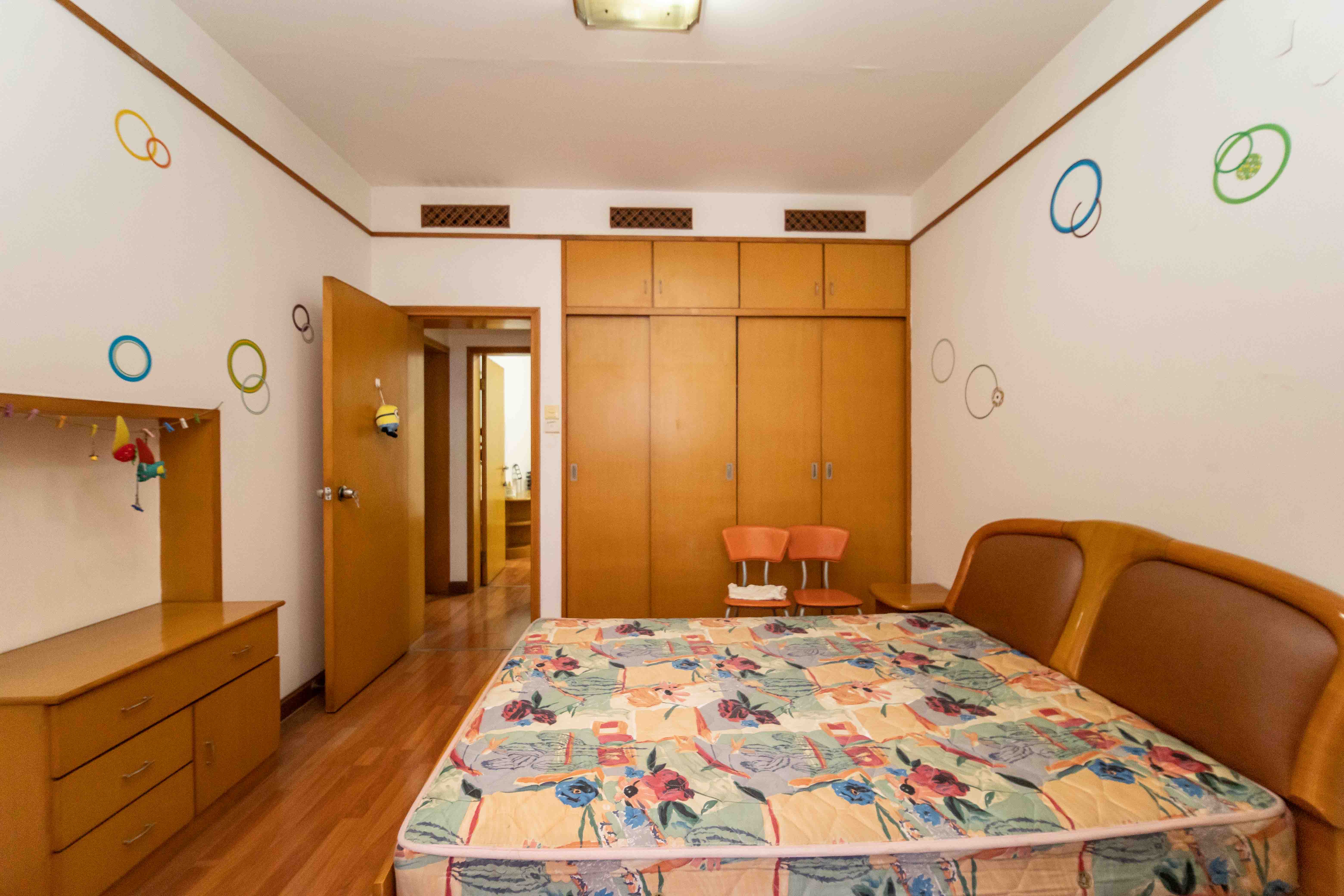 高速公路管理局宿舍 3室2厅2卫 68.8万 高速公路管理局宿舍 3室2厅2卫 68.8万卧室