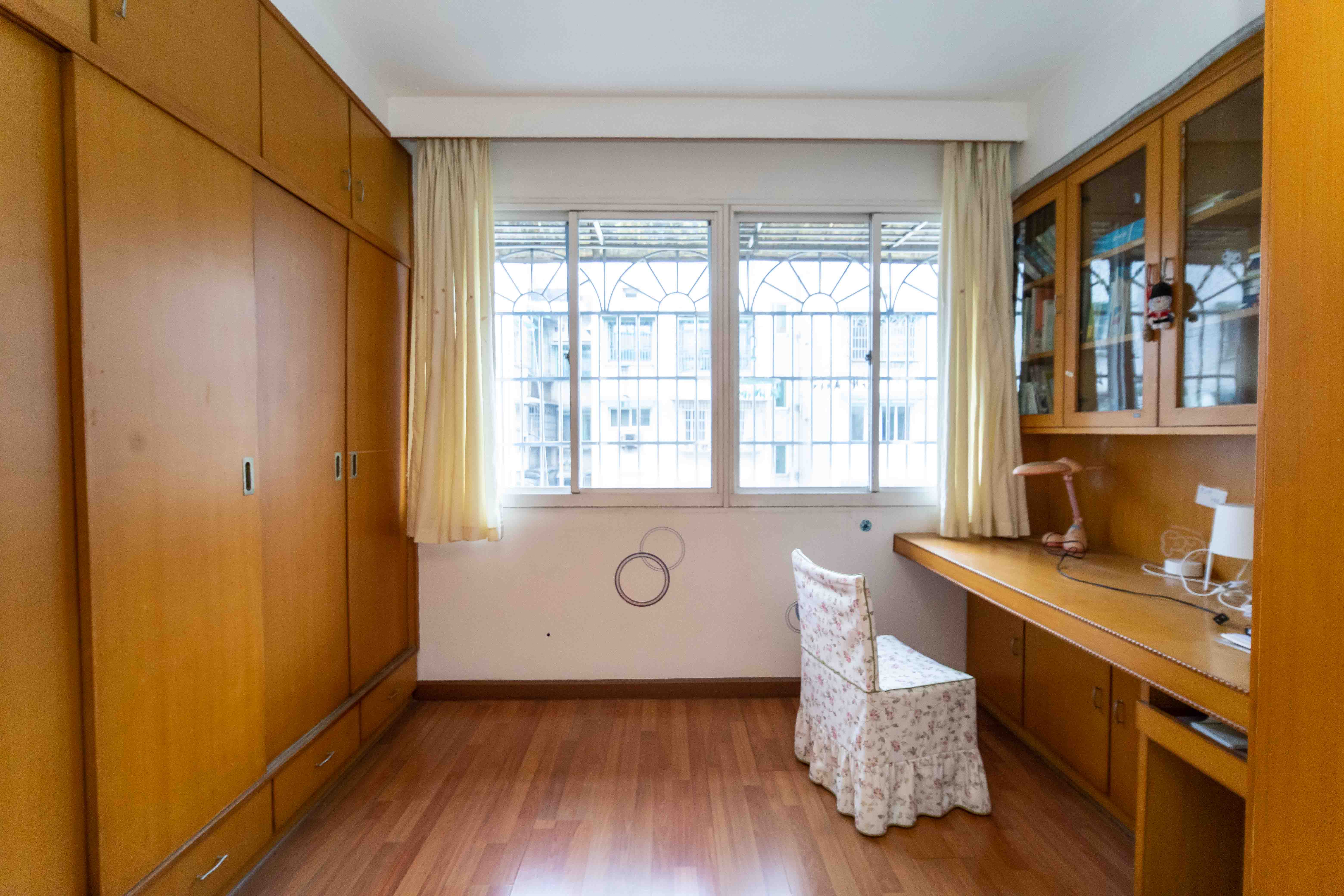 高速公路管理局宿舍 3室2厅2卫 68.8万 高速公路管理局宿舍 3室2厅2卫 68.8万阳台