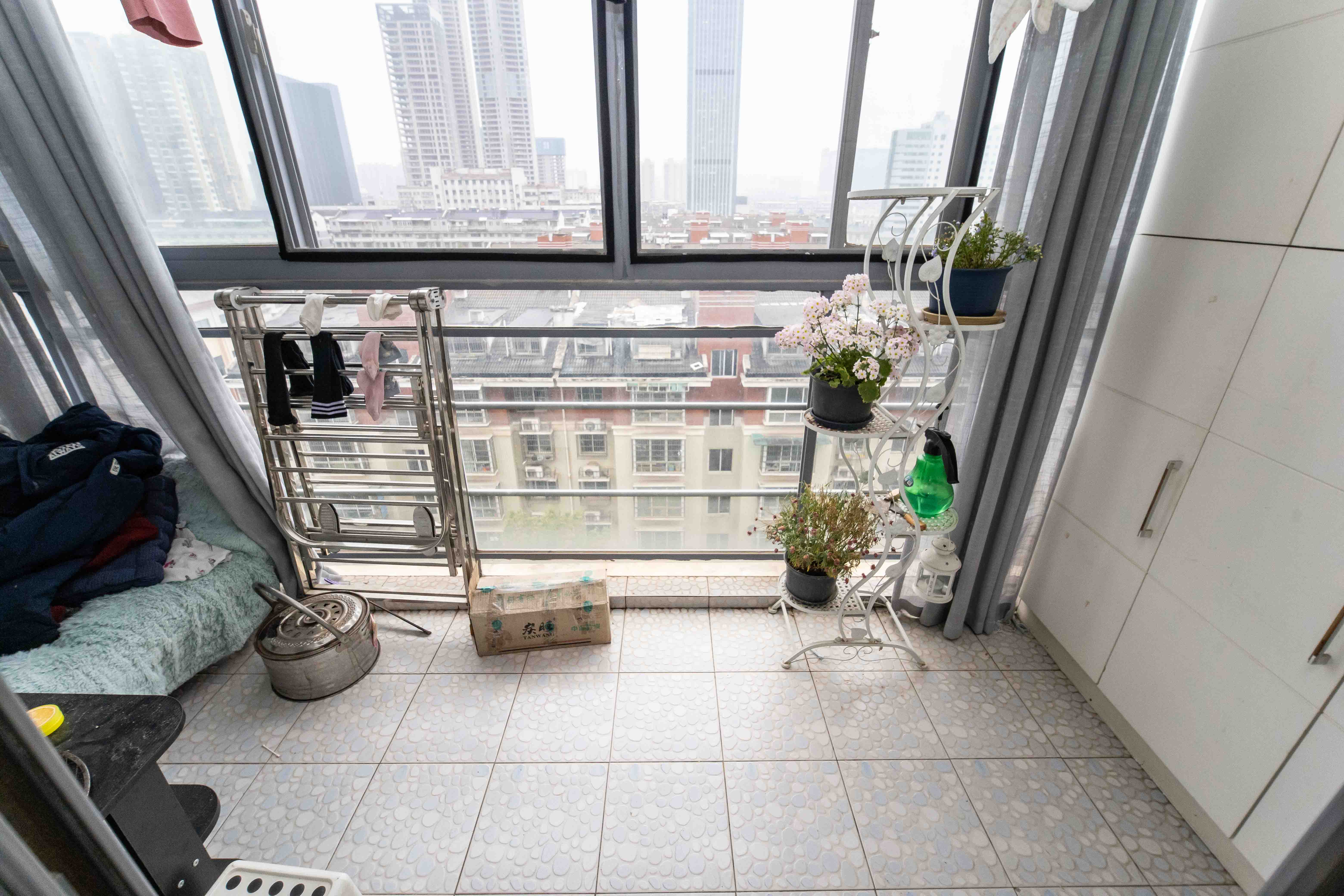 银港水晶城  2室2厅1卫   80.00万阳台
