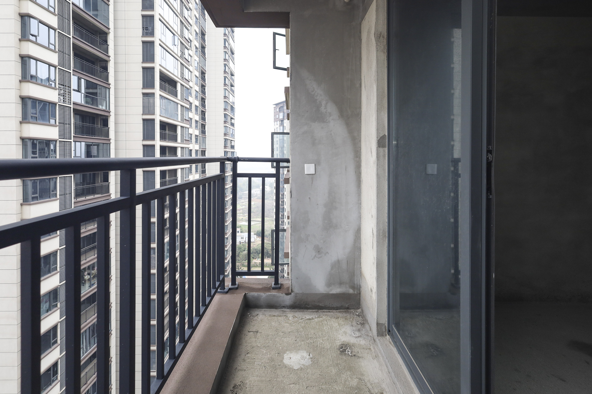 日盛湖湘府 4室2厅2卫 75.0万 日盛湖湘府 4室2厅2卫 75.0万阳台