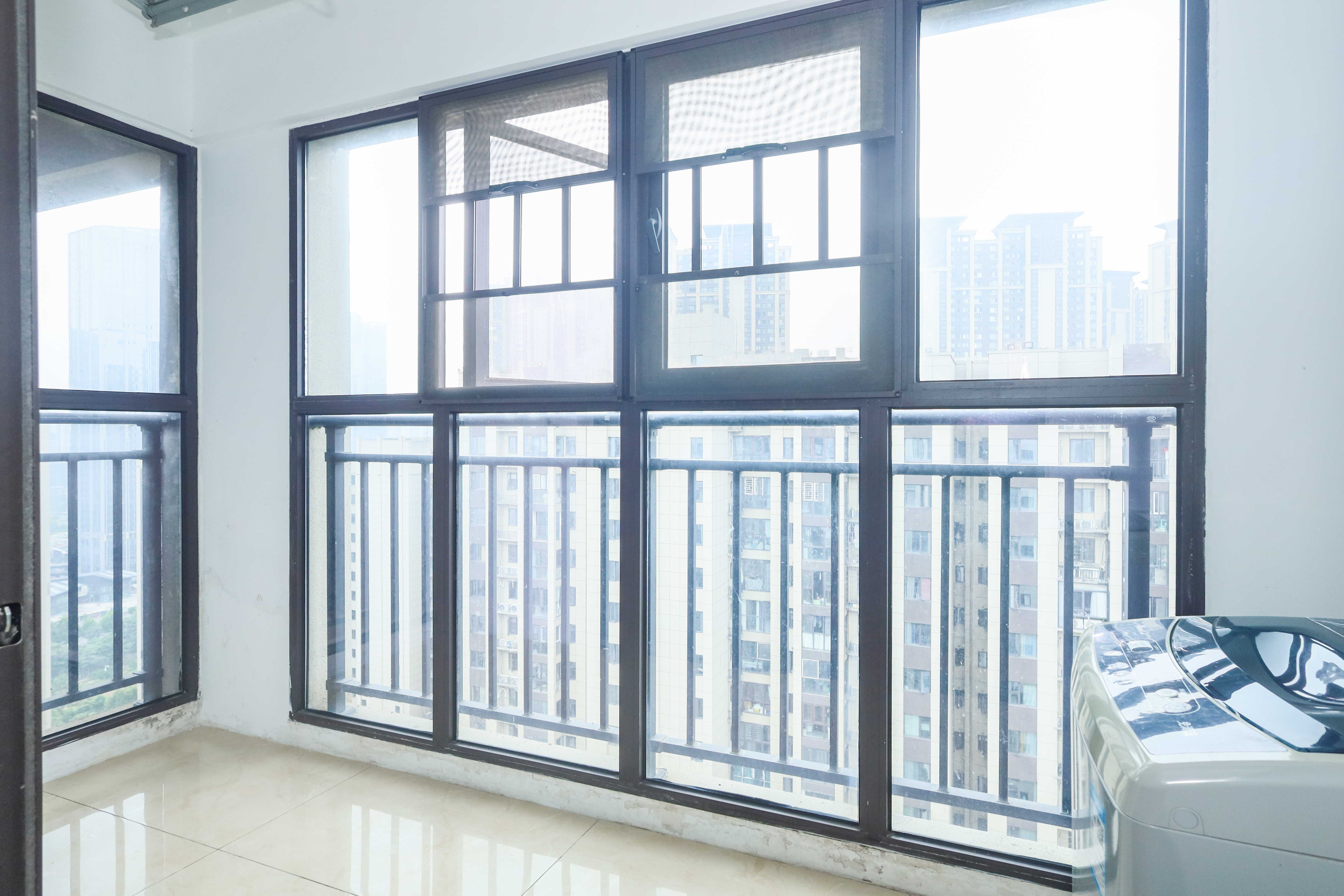 中国铁建梅溪青秀二期  3室2厅2卫   129.50万阳台