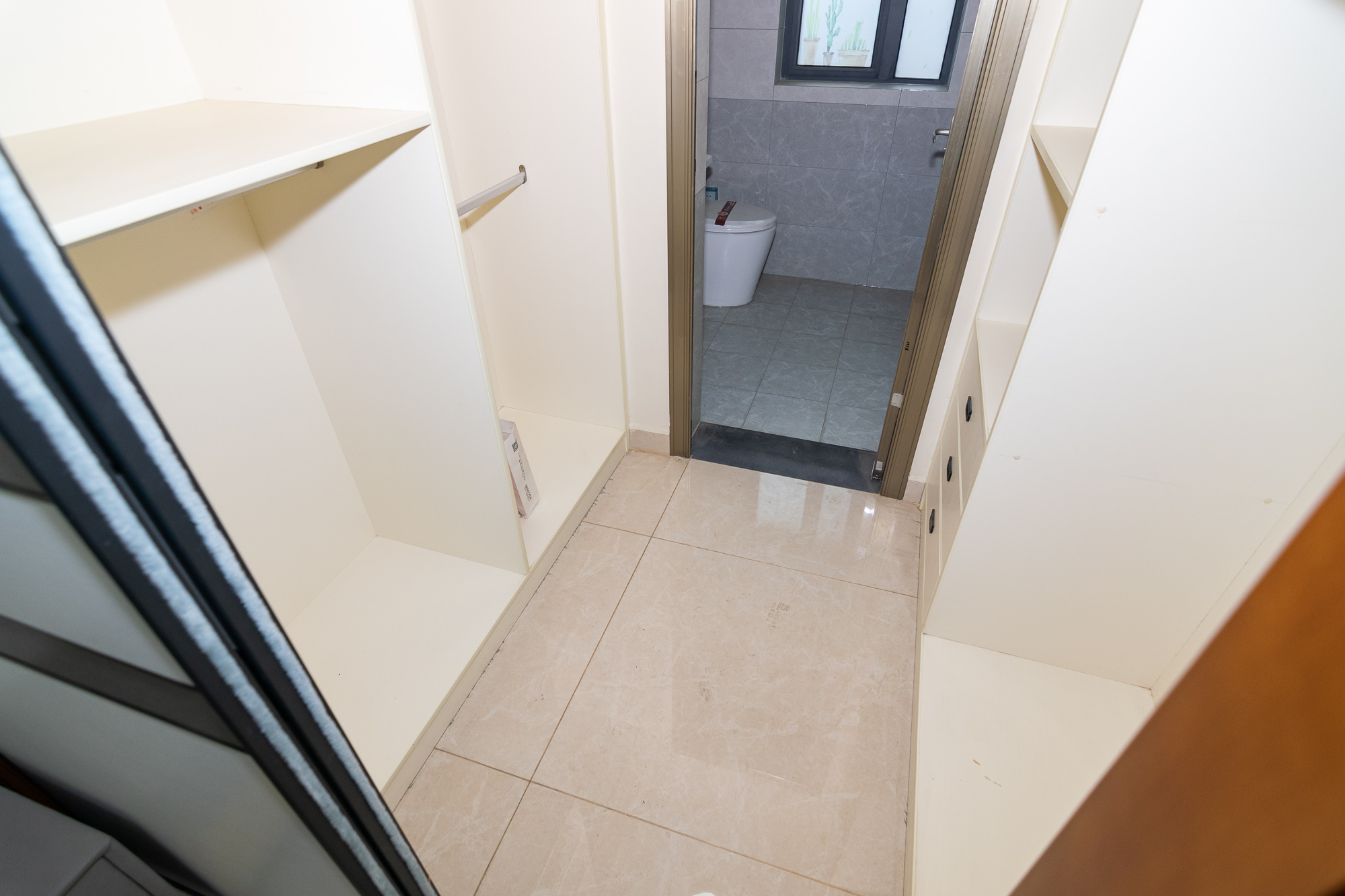 澳海澜庭 3室2厅2卫 88.0万 澳海澜庭 3室2厅2卫 88.0万其他