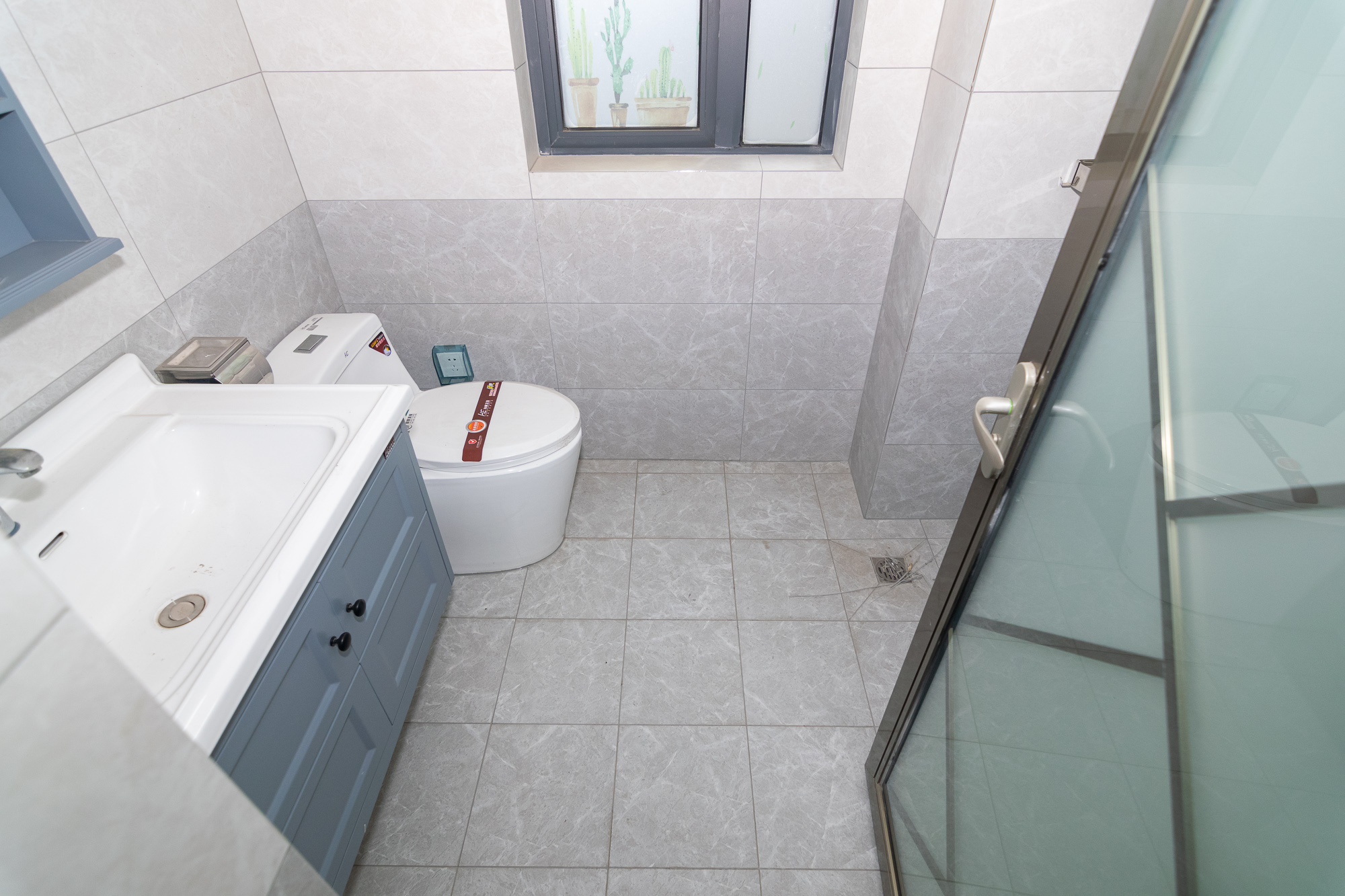 澳海澜庭 3室2厅2卫 88.0万 澳海澜庭 3室2厅2卫 88.0万卫生间