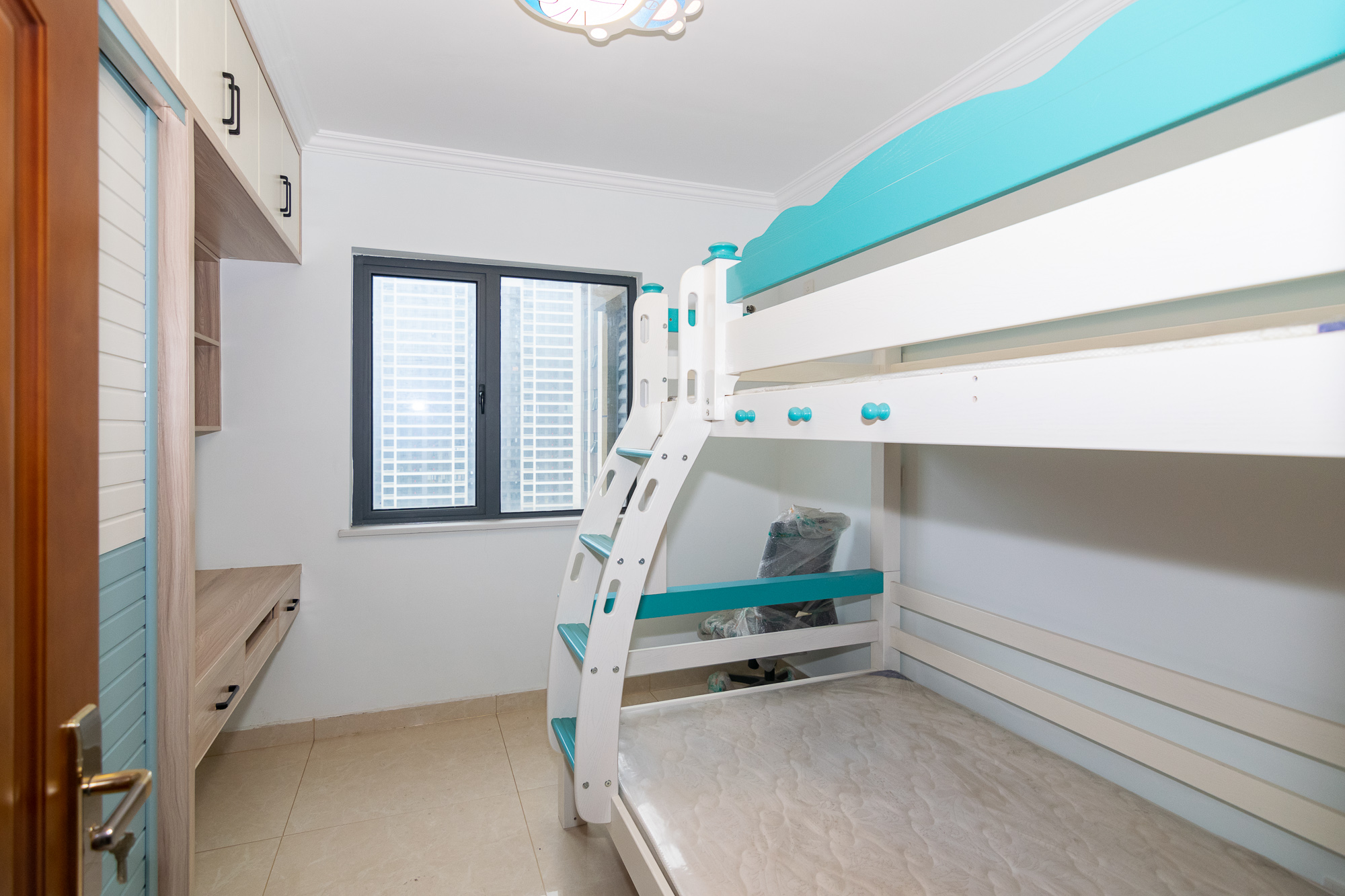 澳海澜庭 3室2厅2卫 88.0万 澳海澜庭 3室2厅2卫 88.0万卧室