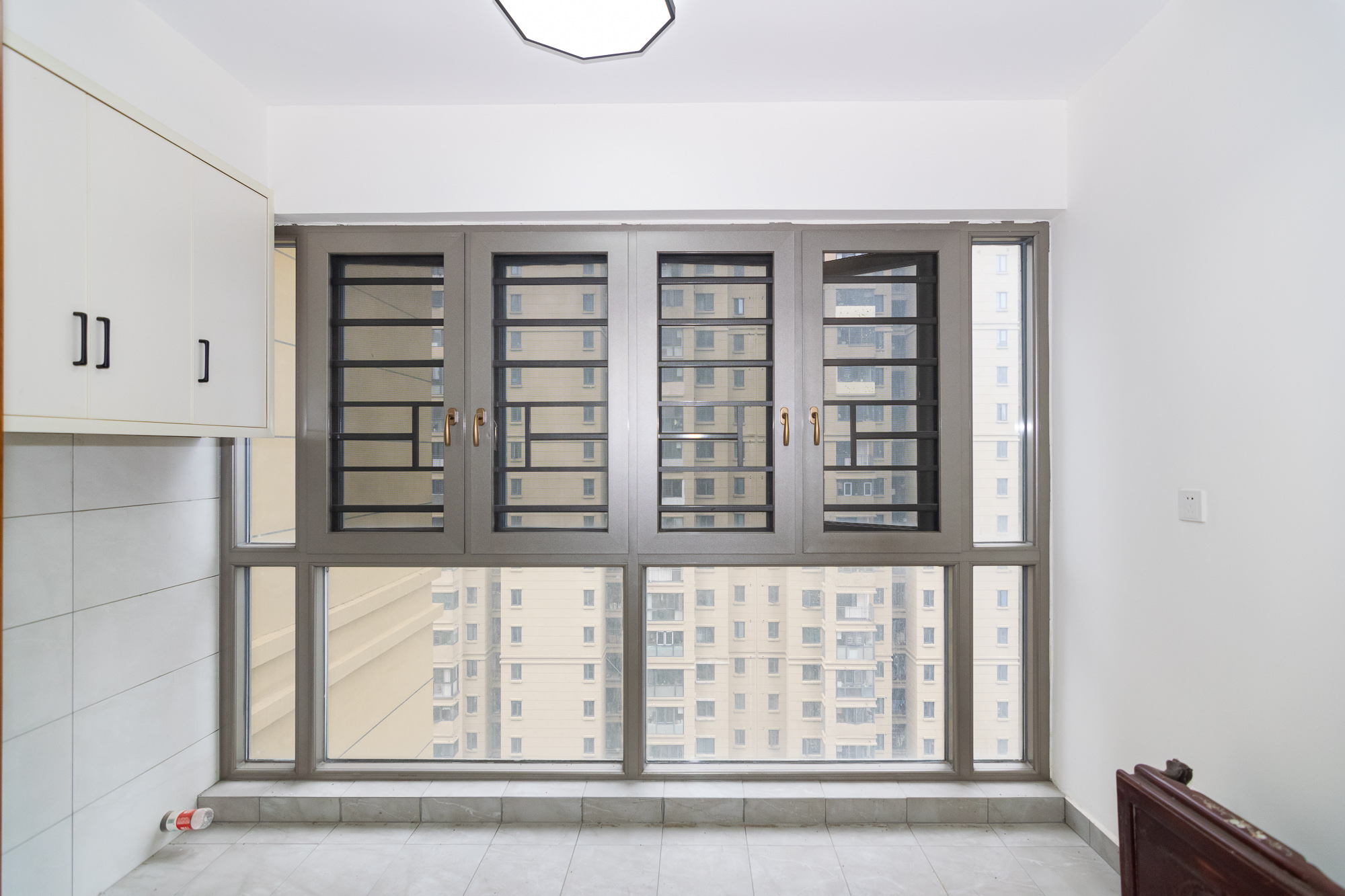 澳海澜庭 3室2厅2卫 88.0万 澳海澜庭 3室2厅2卫 88.0万阳台