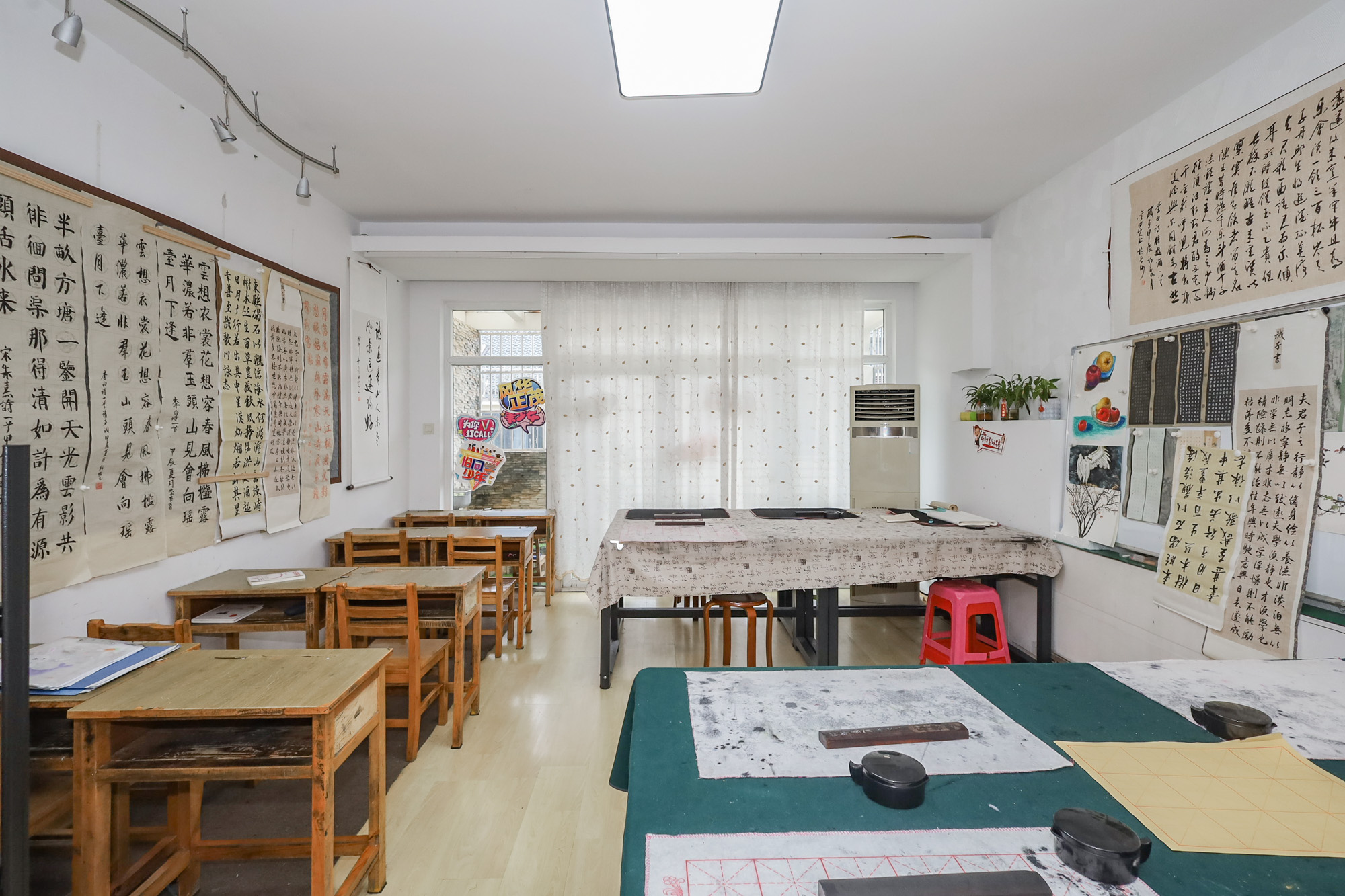 八方小区D区  5室2厅3卫    506.0万 八方小区D区  5室2厅3卫    506.0万客厅