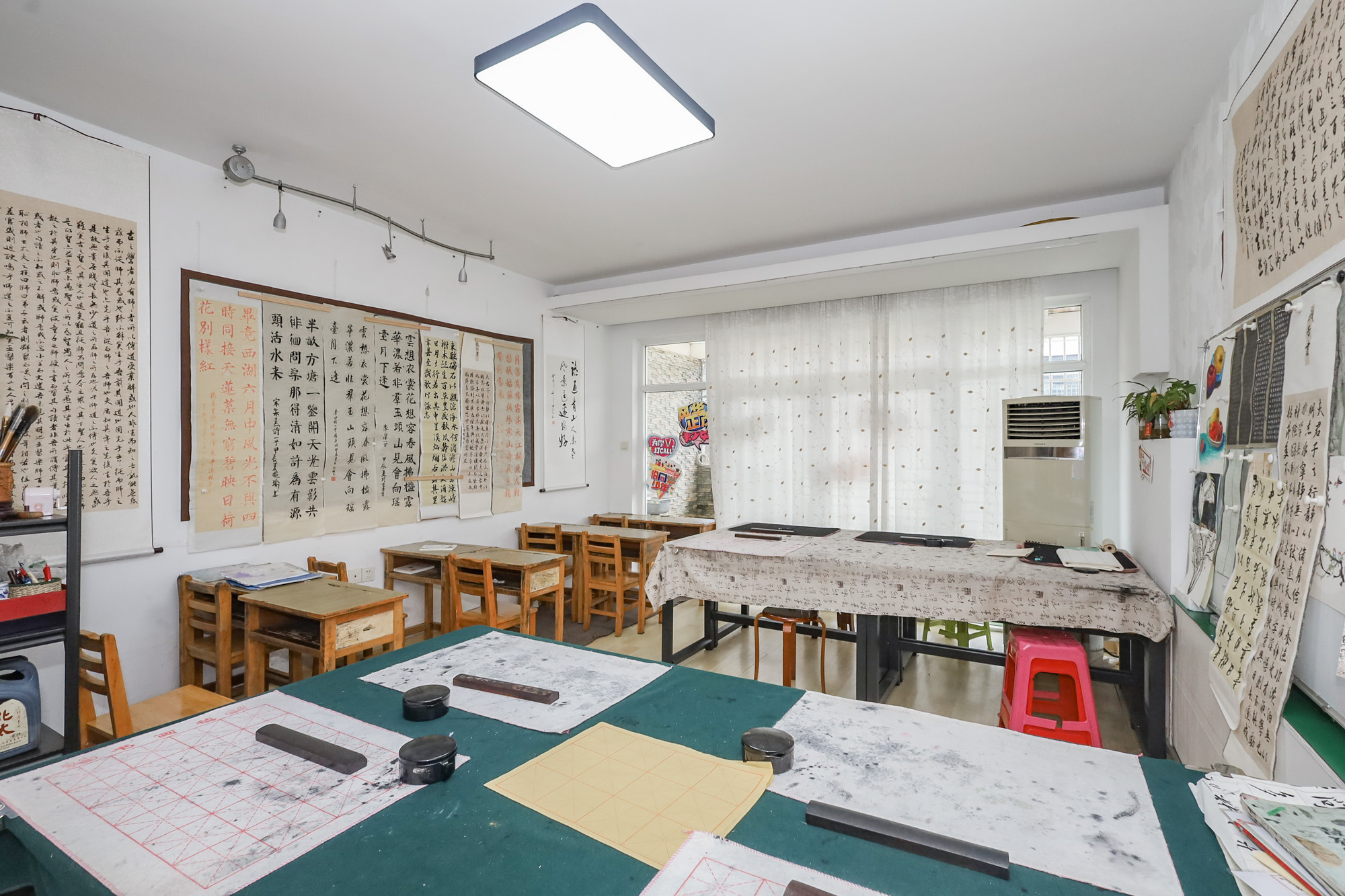 八方小区D区  5室2厅3卫    506.0万 八方小区D区  5室2厅3卫    506.0万客厅