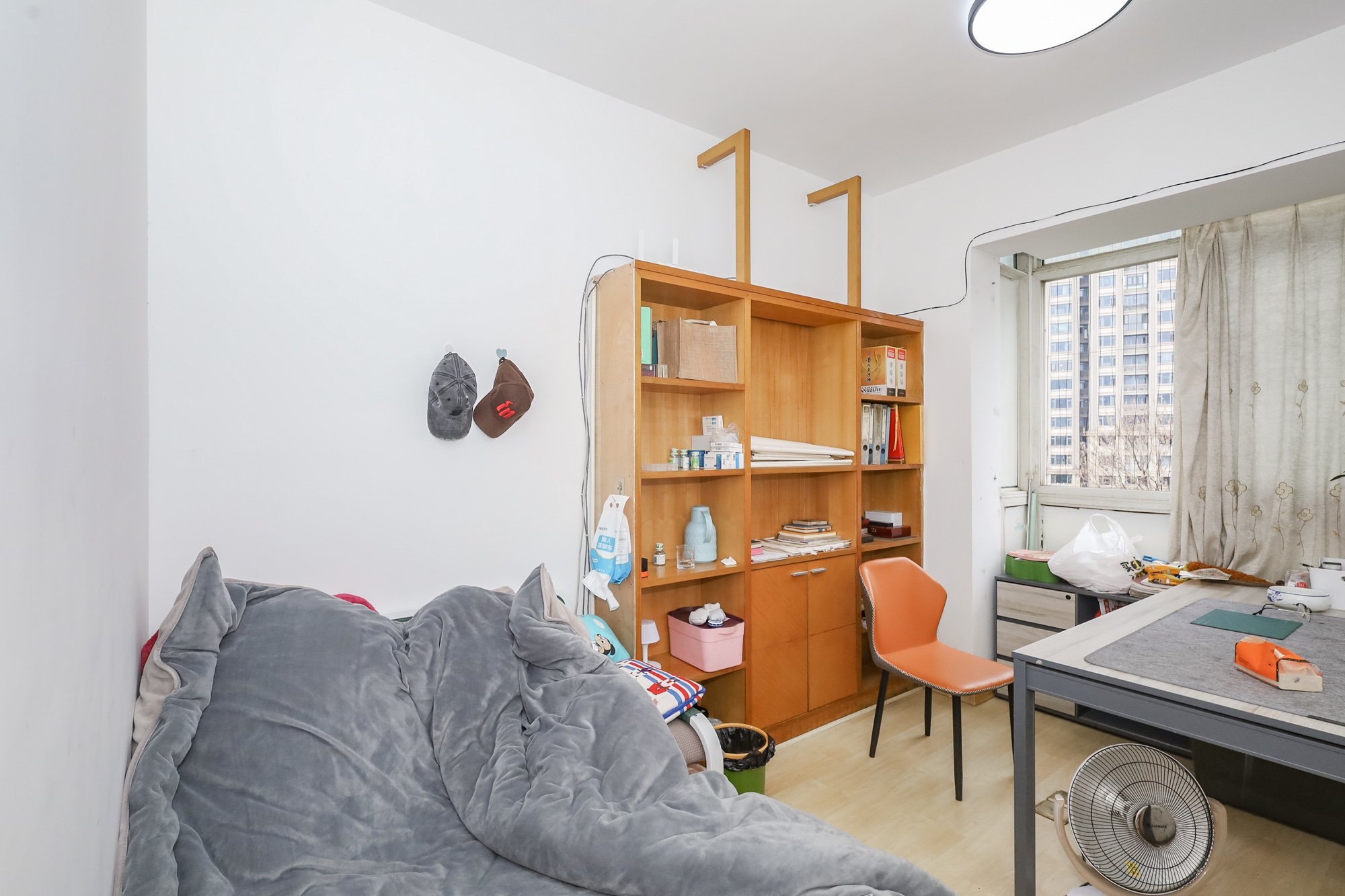 八方小区D区  5室2厅3卫    506.0万 八方小区D区  5室2厅3卫    506.0万卧室