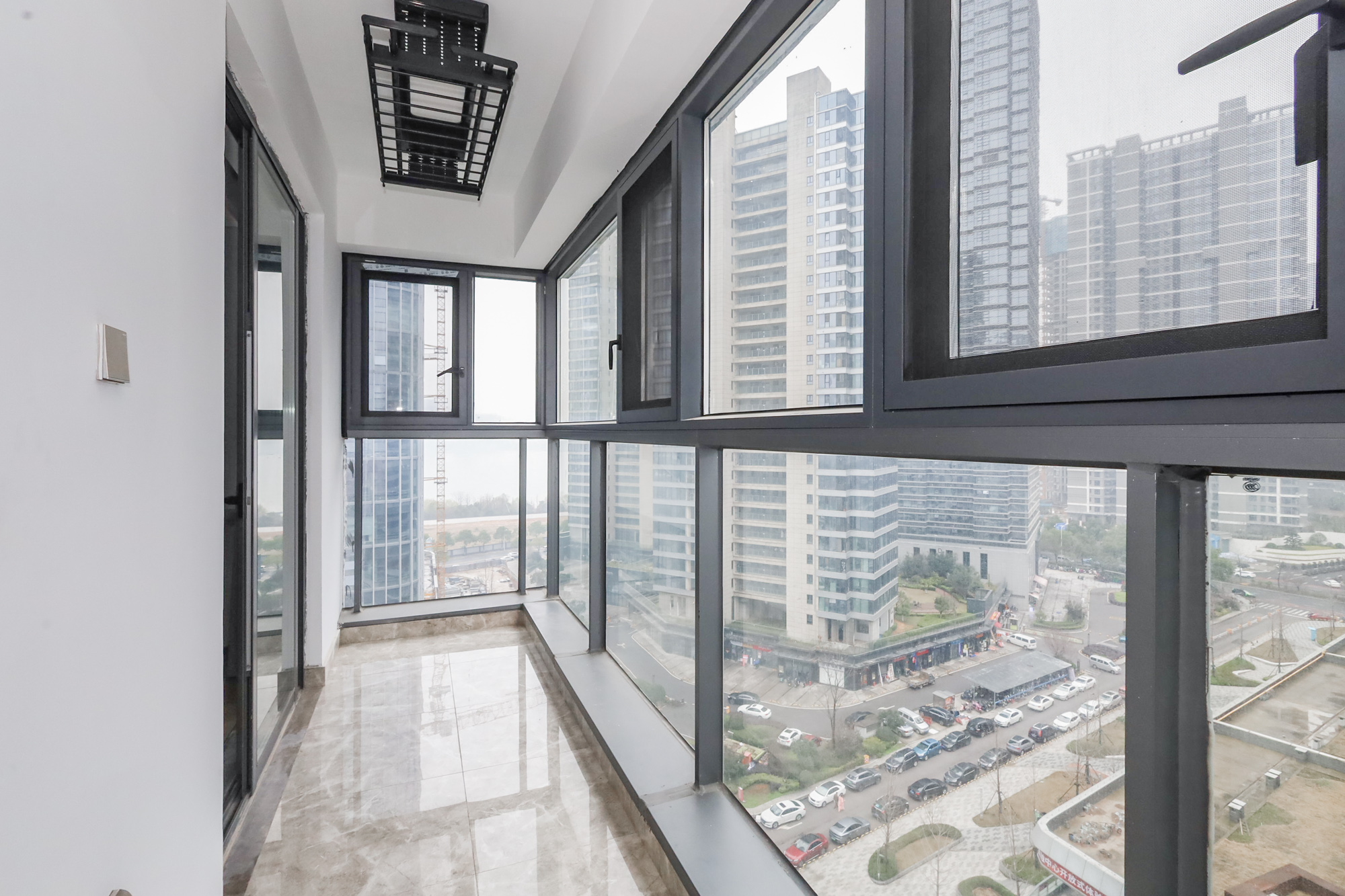 复地滨江金融中心  3室2厅2卫    200.0万 复地滨江金融中心  3室2厅2卫    200.0万阳台