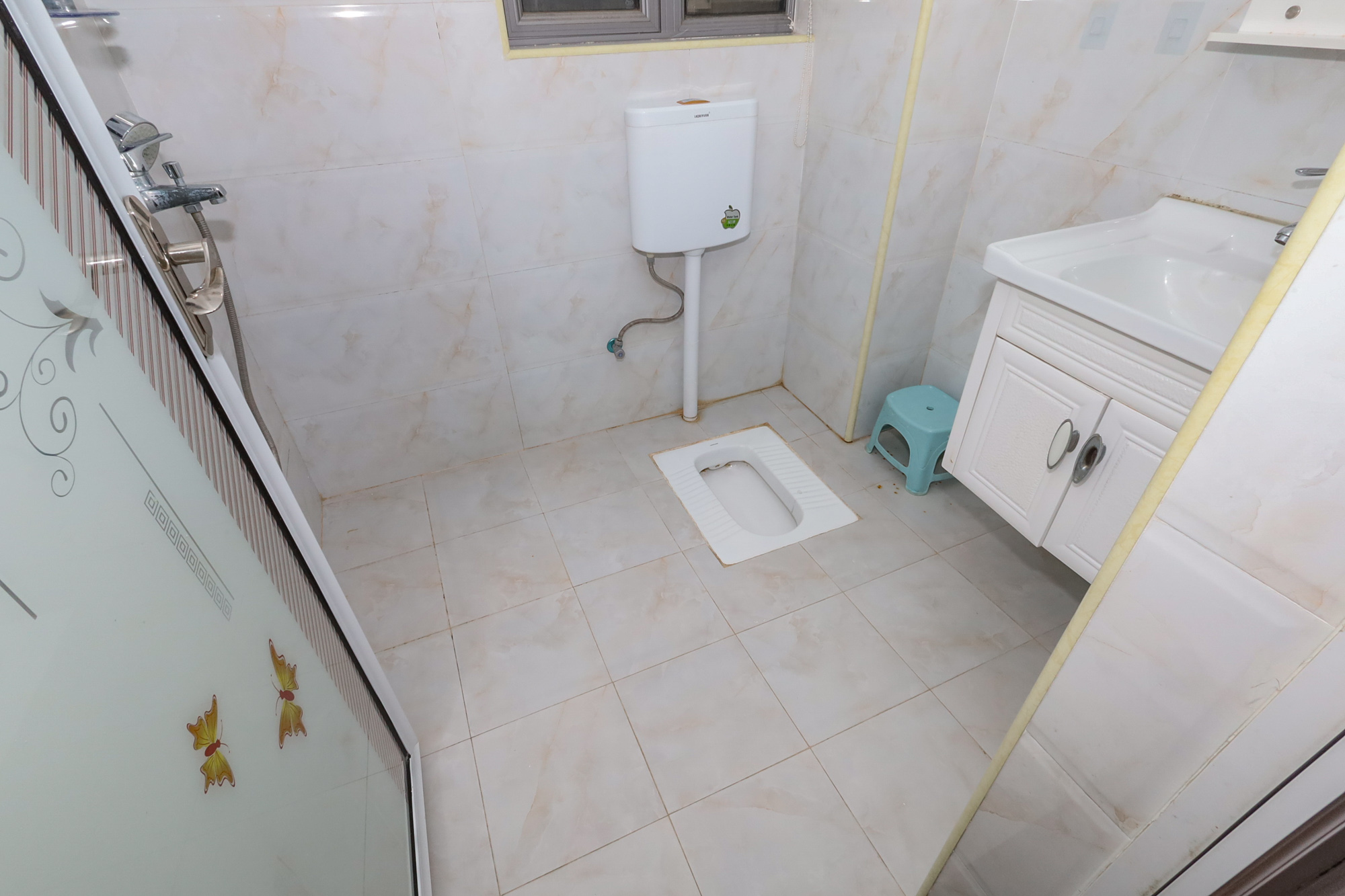 八方小区C区  3室2厅2卫    329.0万 八方小区C区  3室2厅2卫    329.0万卫生间