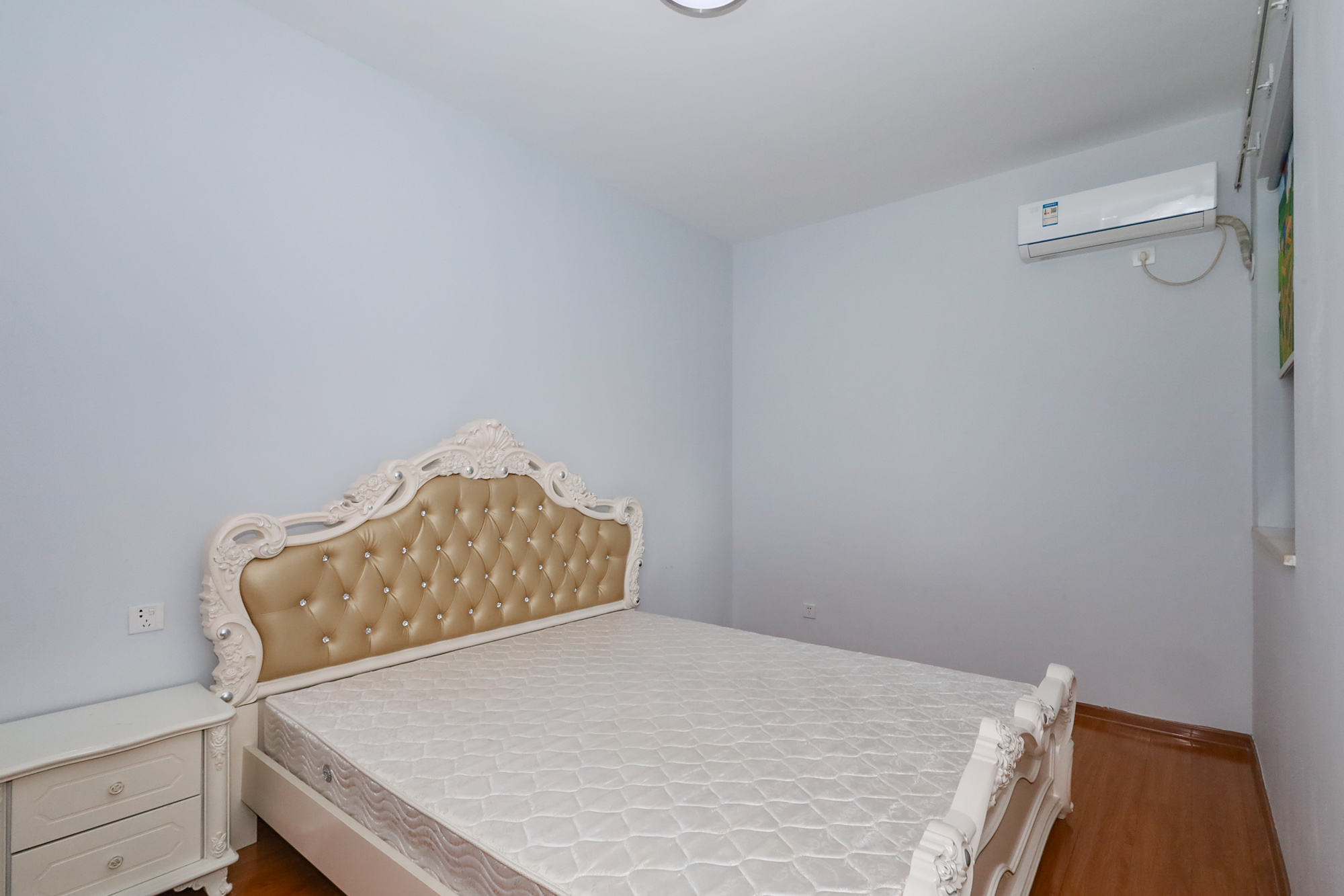 八方小区C区  3室2厅2卫    329.0万 八方小区C区  3室2厅2卫    329.0万卧室