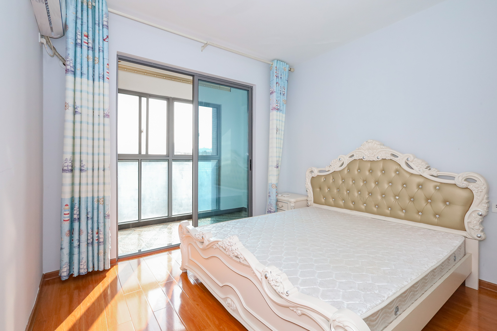 八方小区C区  3室2厅2卫    329.0万 八方小区C区  3室2厅2卫    329.0万卧室