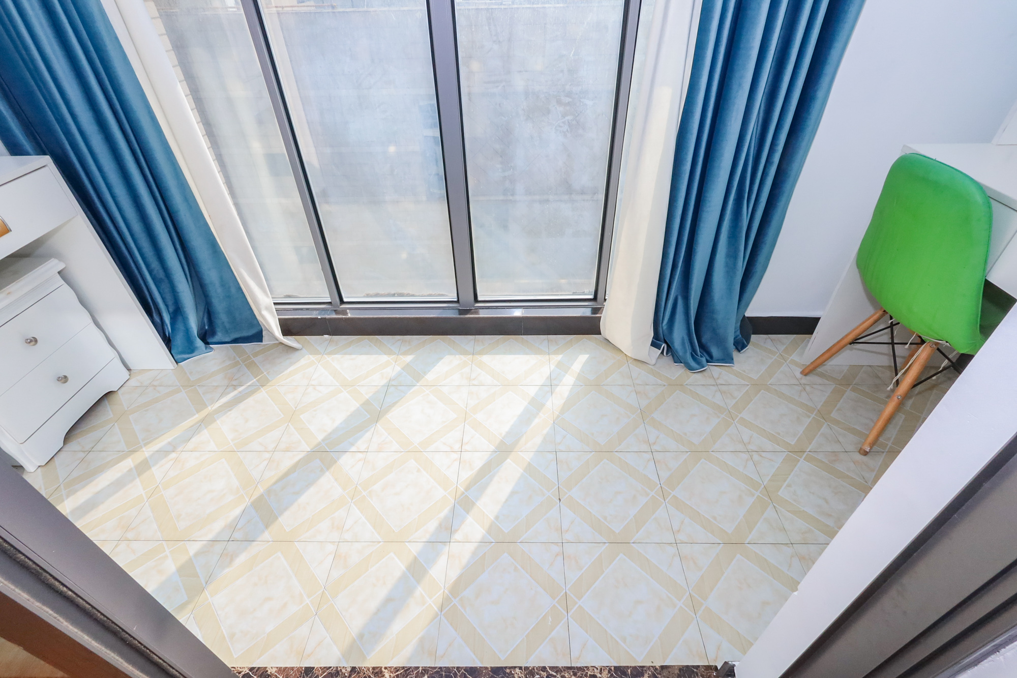 八方小区C区  3室2厅2卫    329.0万 八方小区C区  3室2厅2卫    329.0万阳台