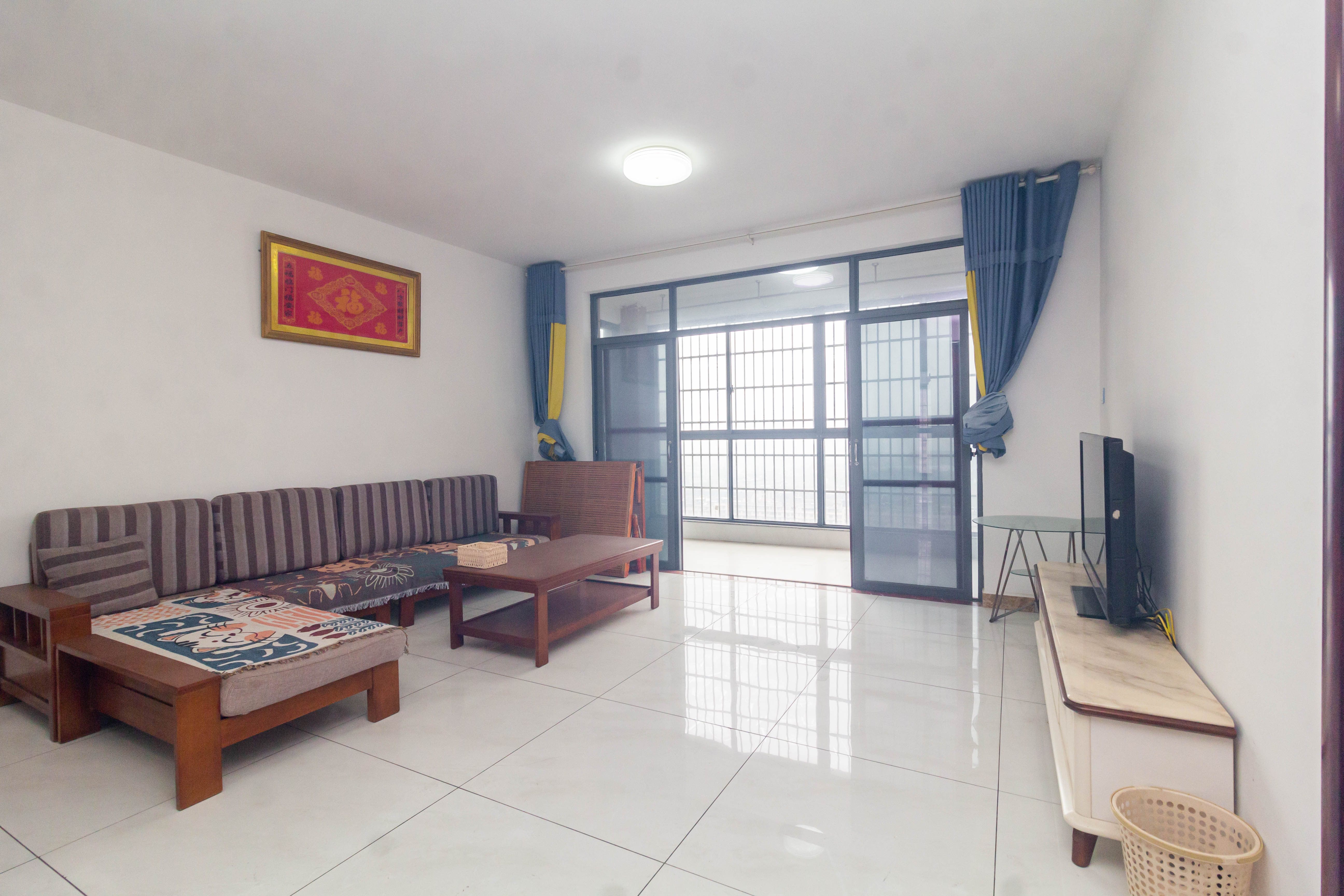 湘预家园  4室2厅2卫    105.8万 湘预家园  4室2厅2卫    105.8万客厅