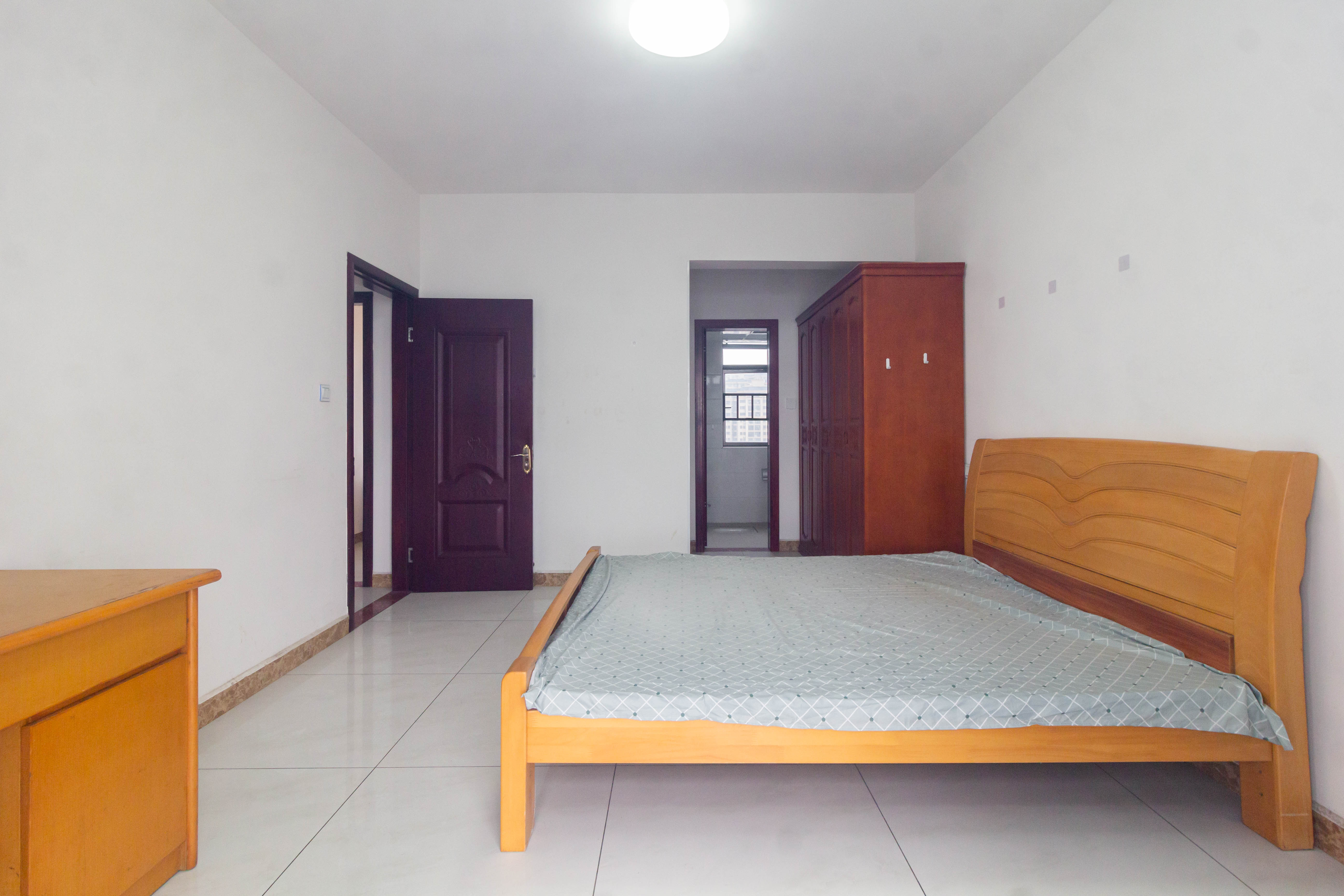 湘预家园  4室2厅2卫    105.8万 湘预家园  4室2厅2卫    105.8万卧室